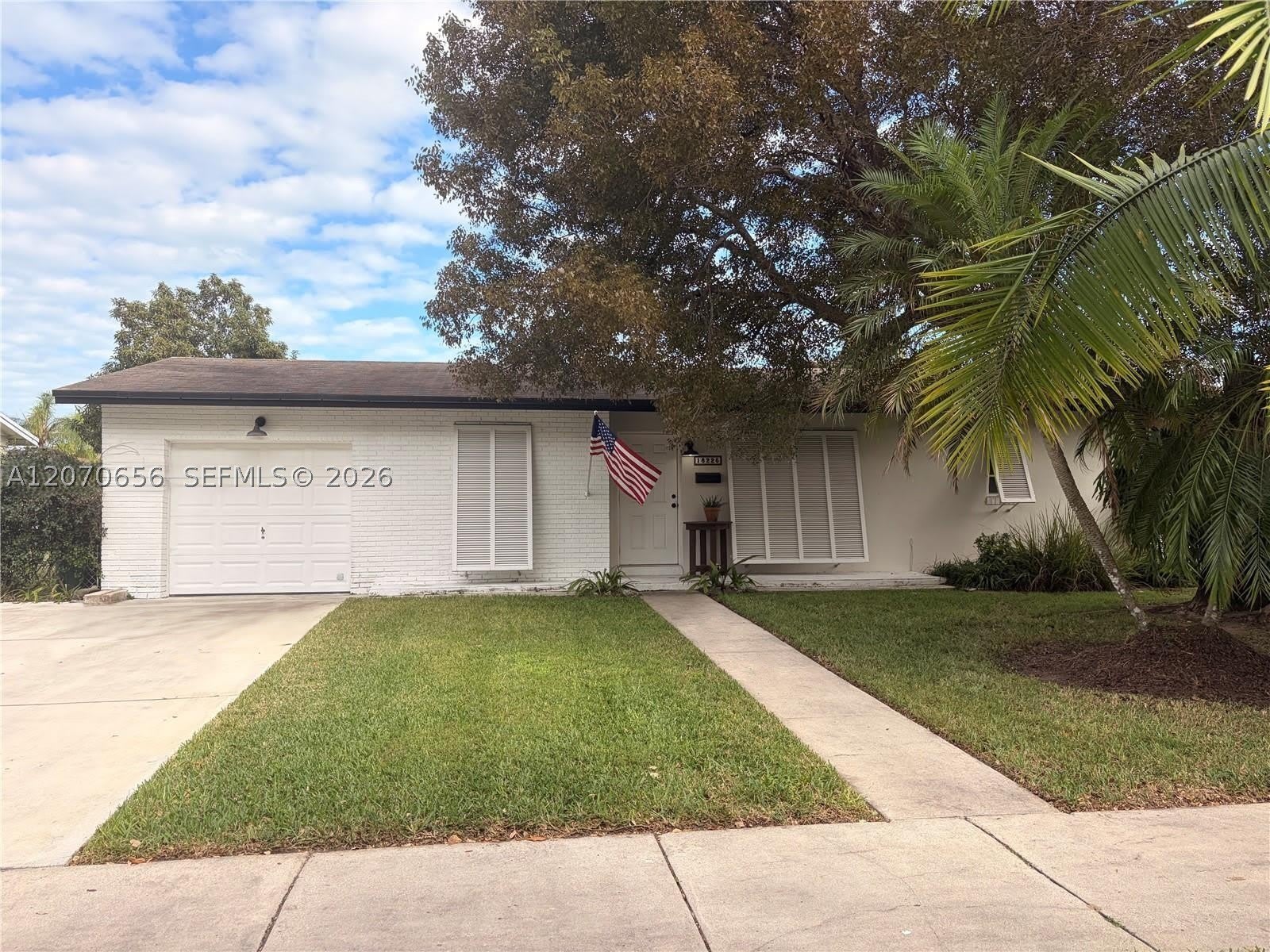 18225 SW 94th Ave – photo 1