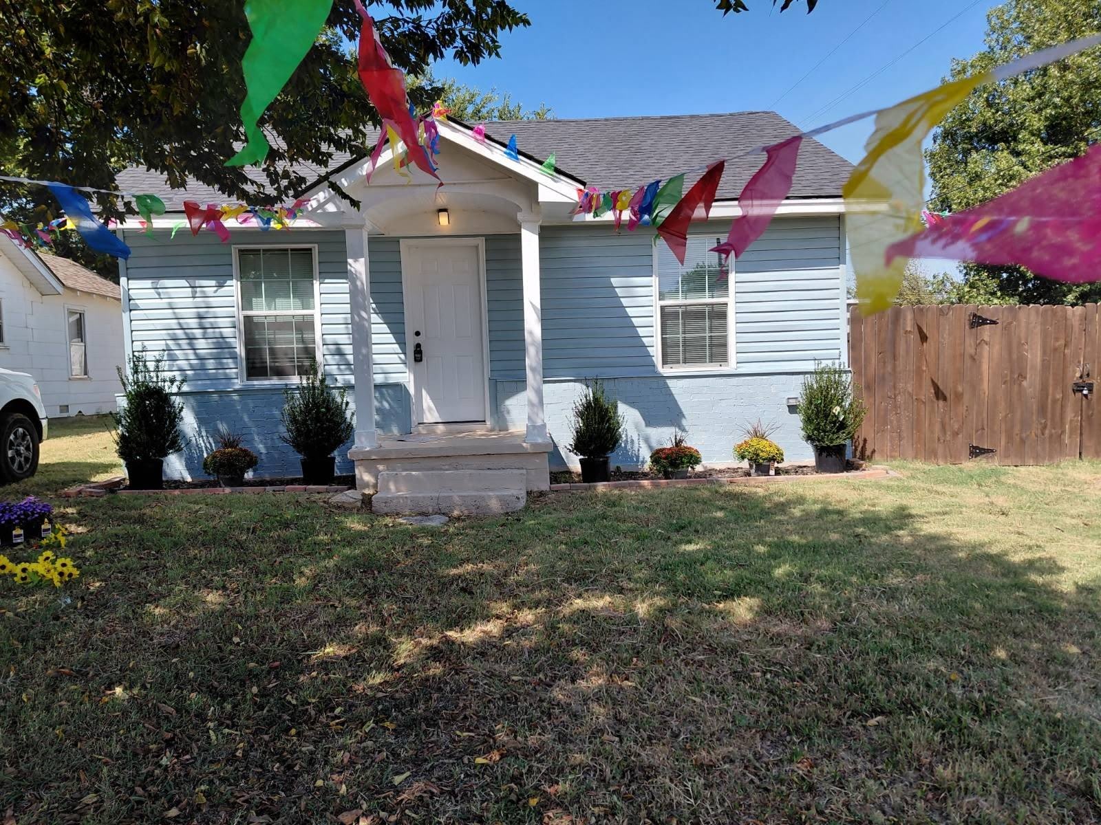 1407 NW COLUMBIA AVE – photo 1