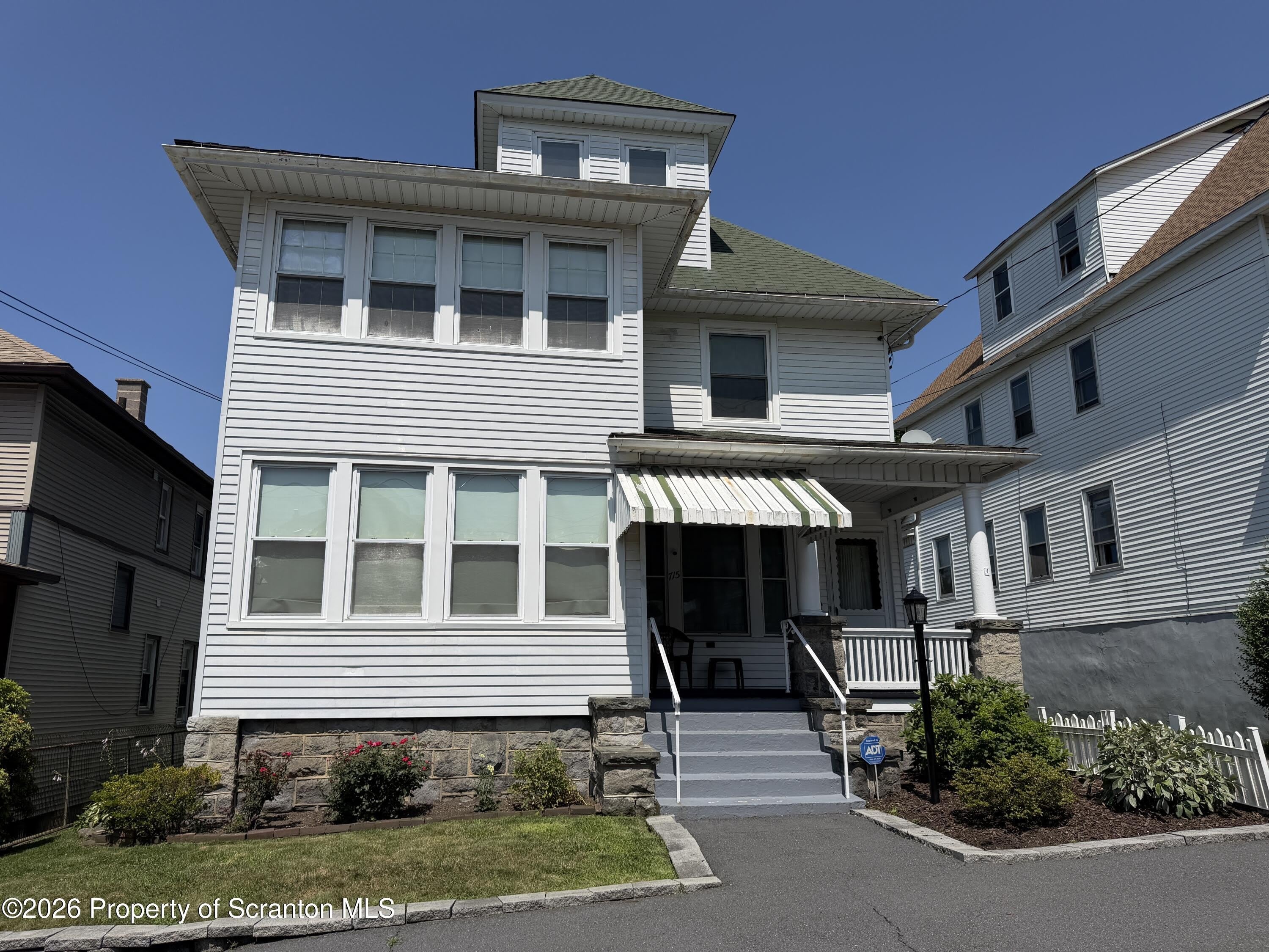 715 Hemlock Street – photo 1
