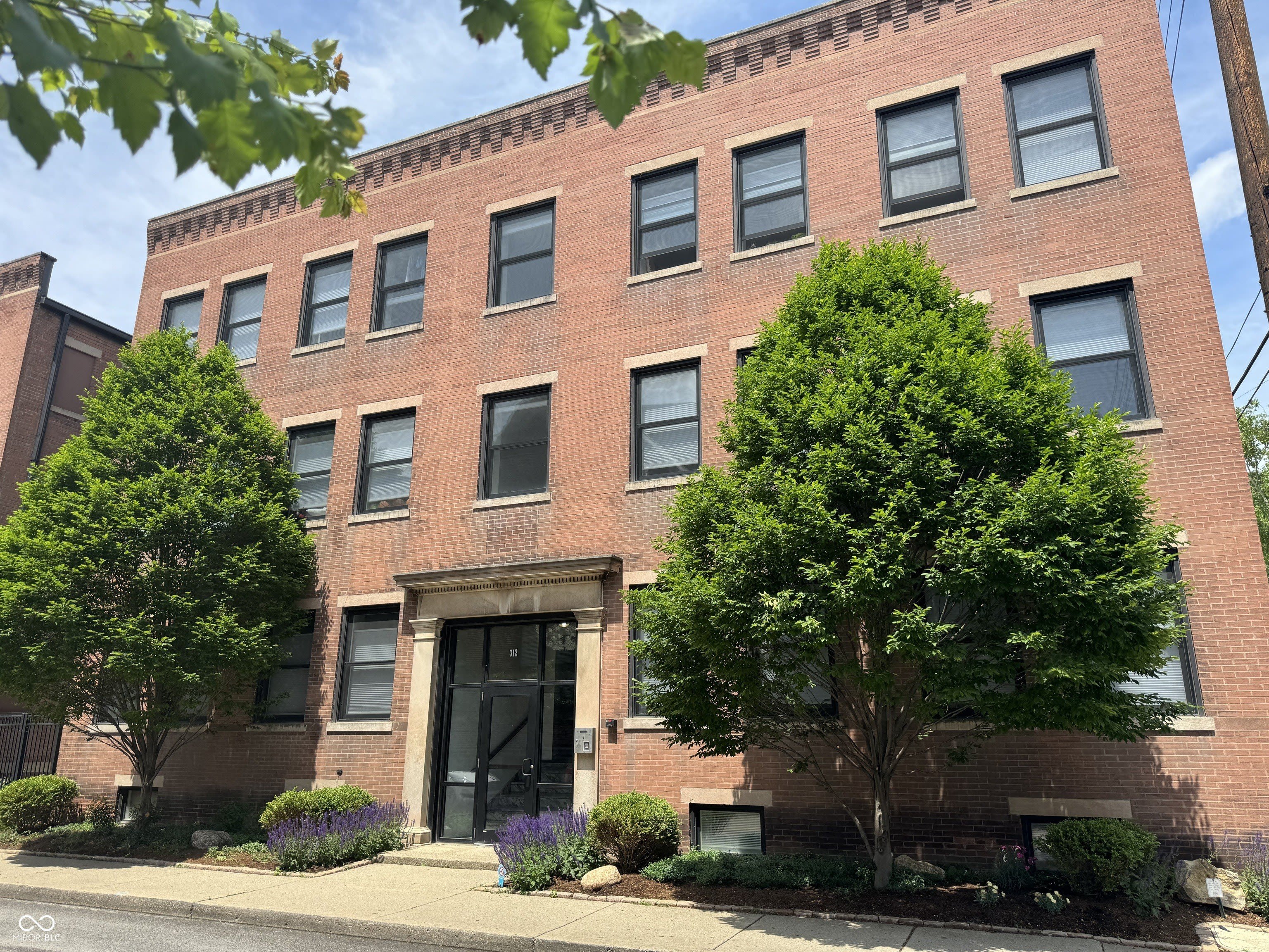 312 E 13th Street – photo 1