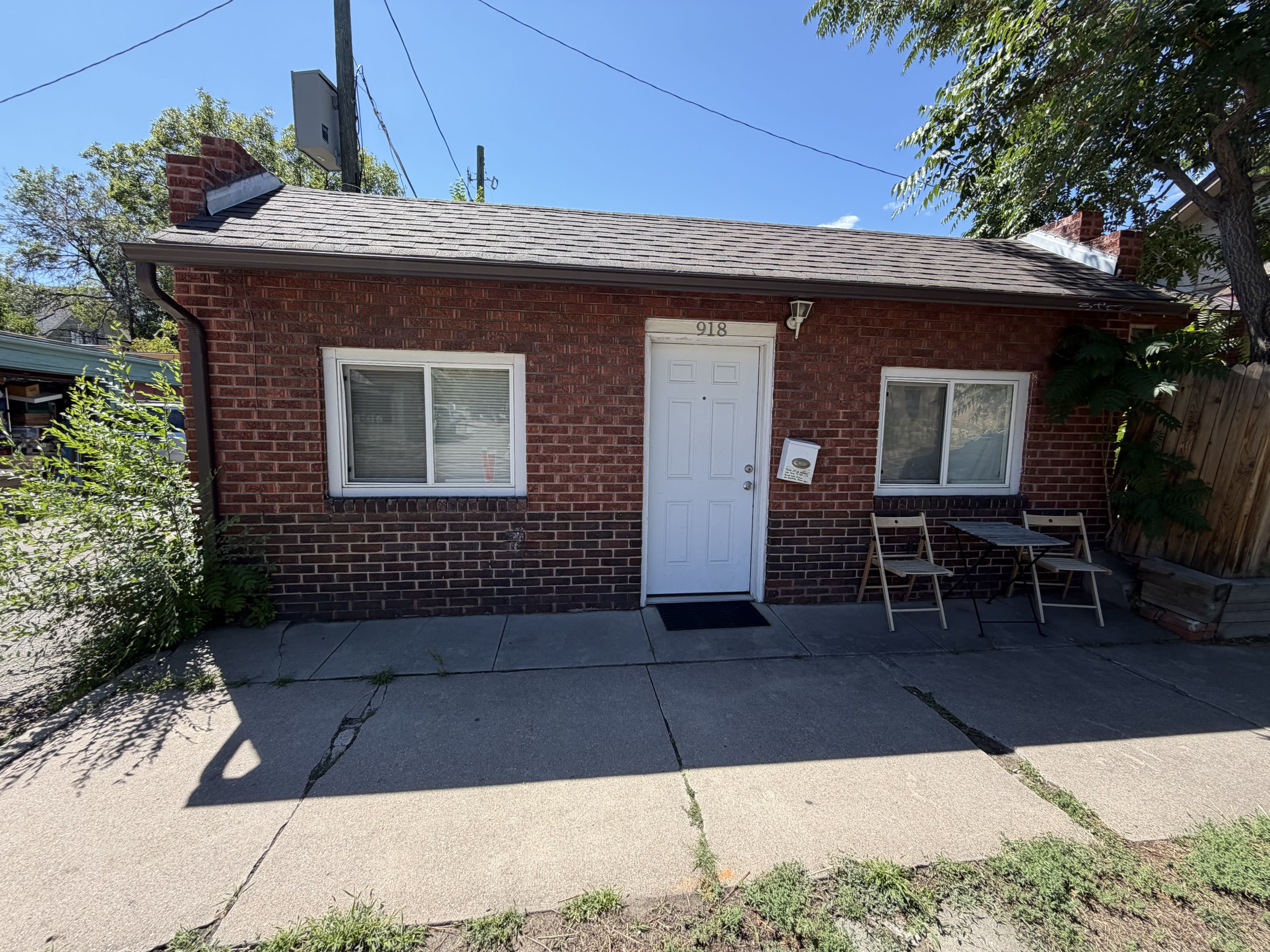 918 E 6TH AVE – photo 1