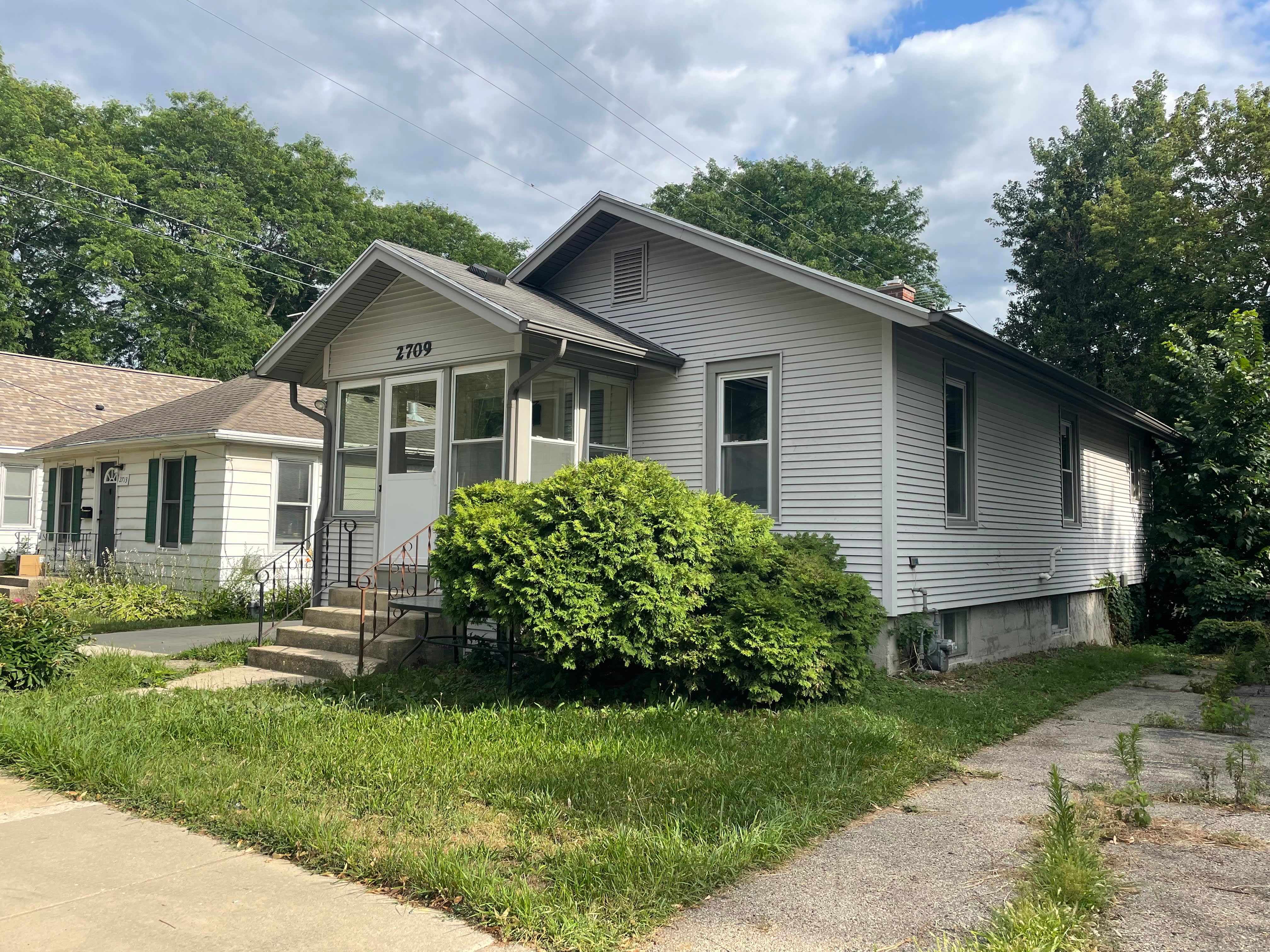 2709 Commercial Ave – photo 1