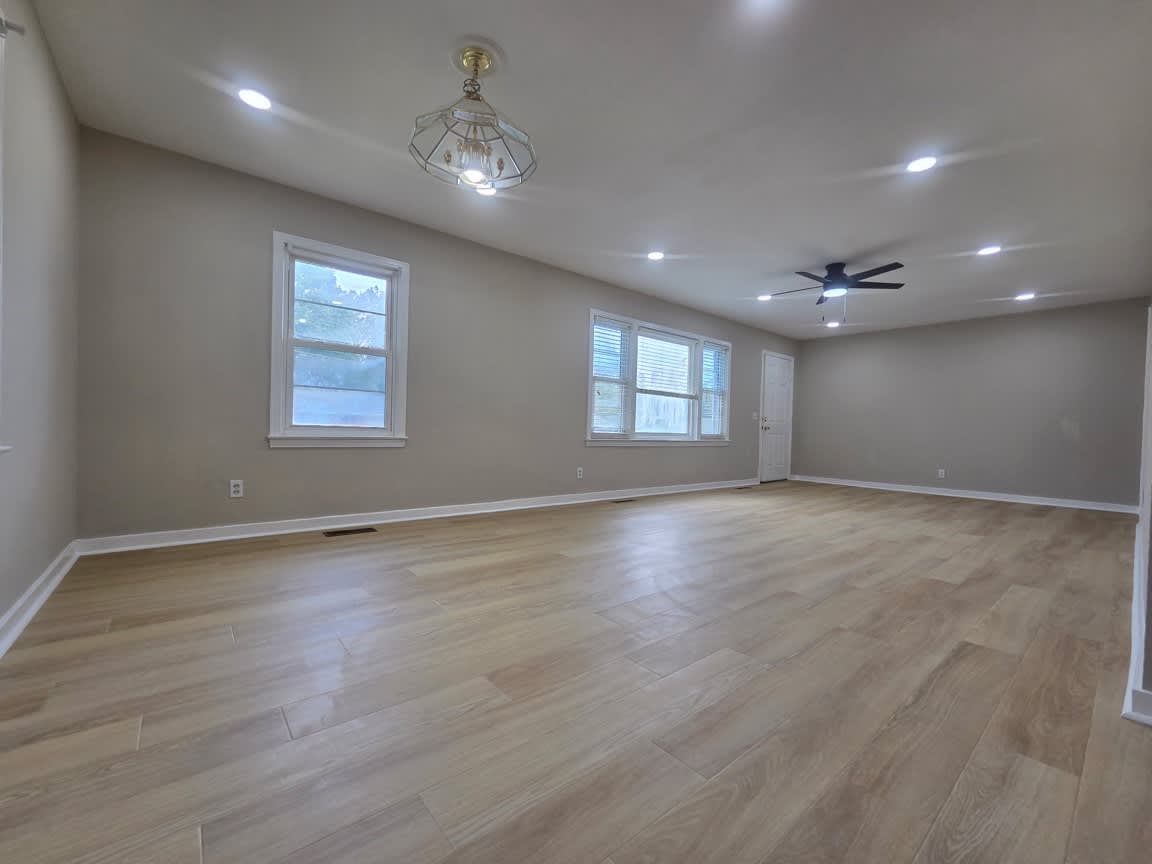 808 Sunny Lane – photo 1 of 8