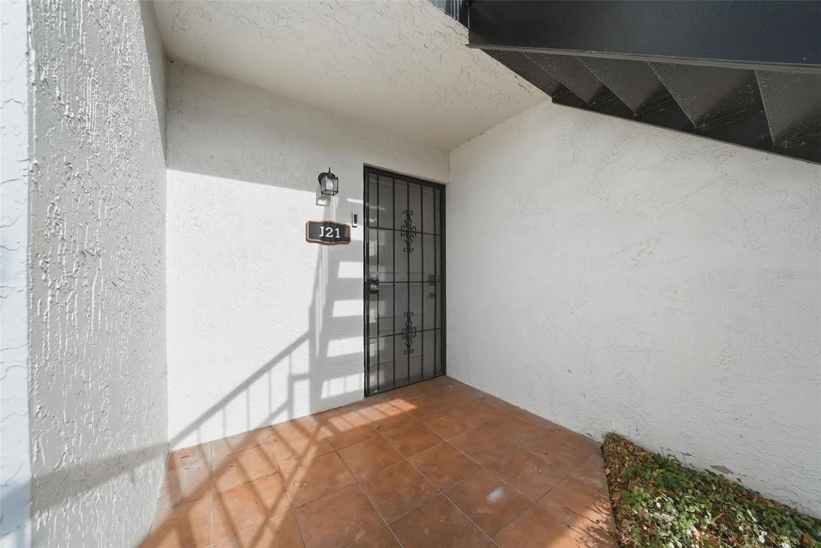 3821 N OAK Drive – photo 1