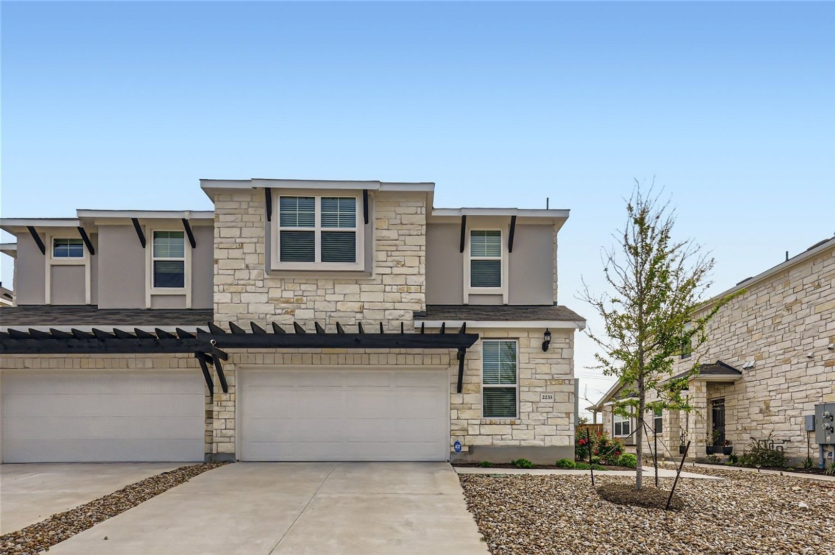 Spacious 4BR Condo in Leander – photo 1
