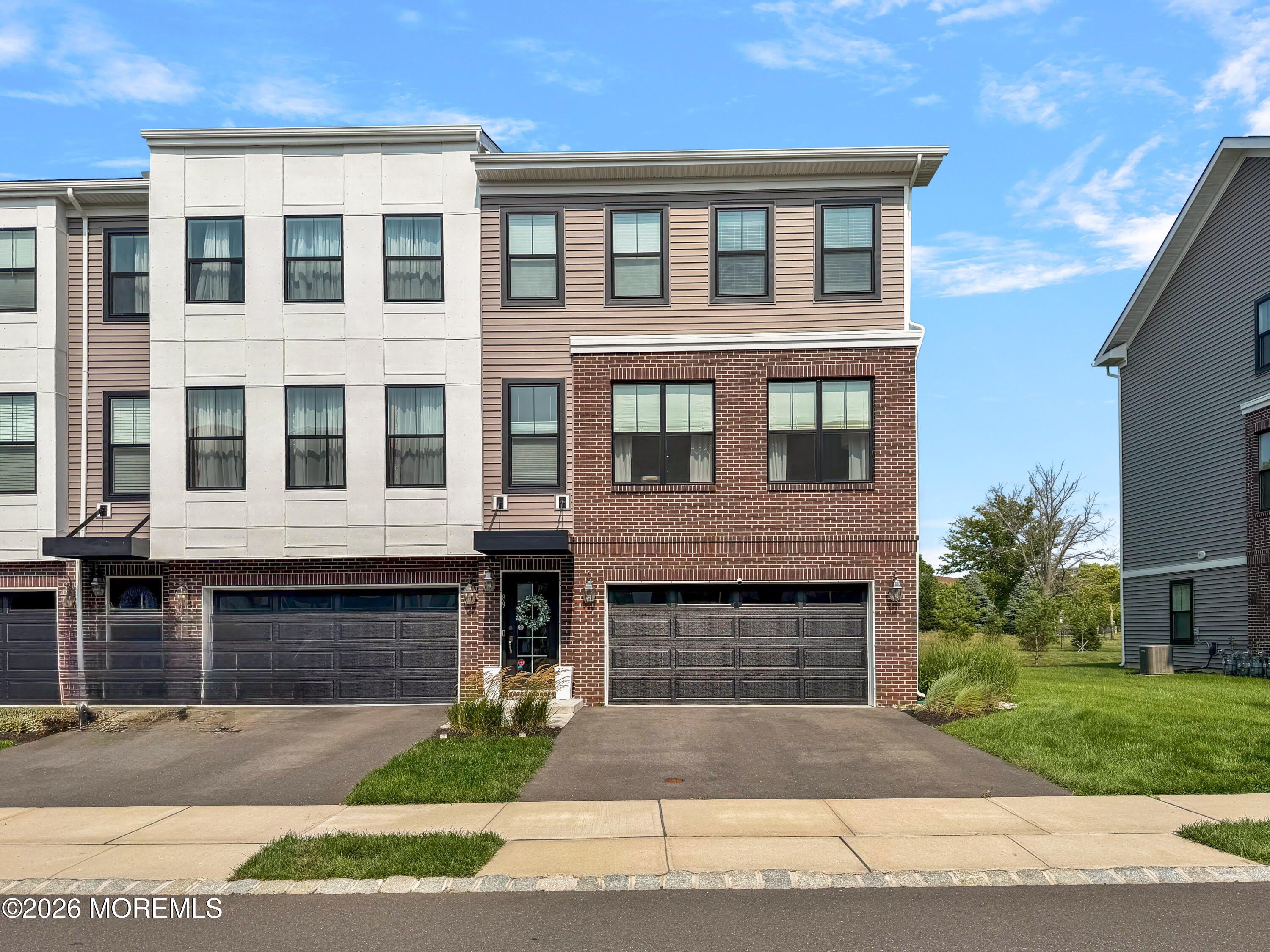 89 Bataan Avenue – photo 1