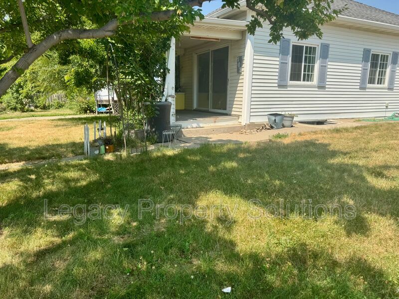 702 W Ave A – photo 1