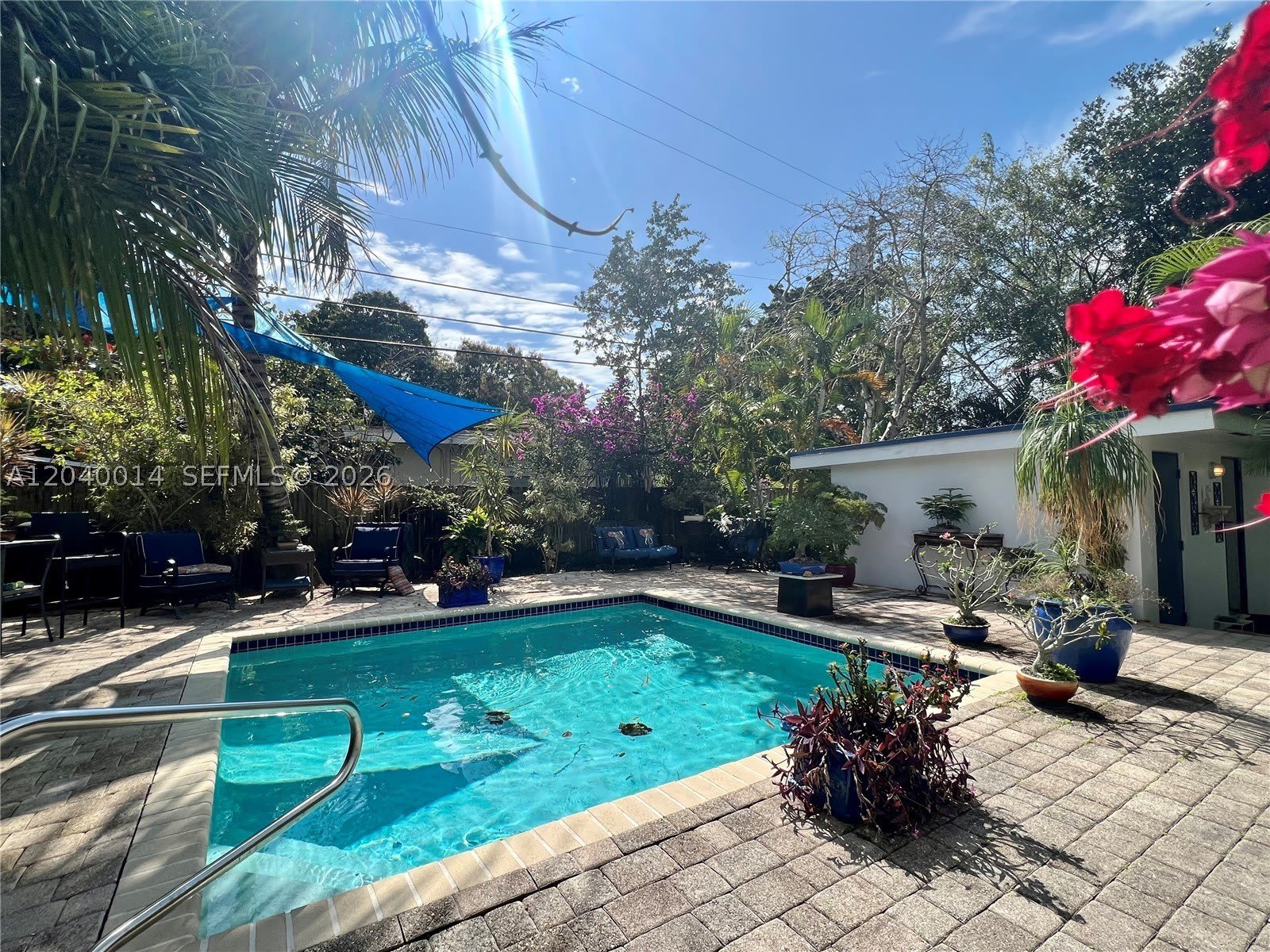 590 NW 40th Ct – photo 1
