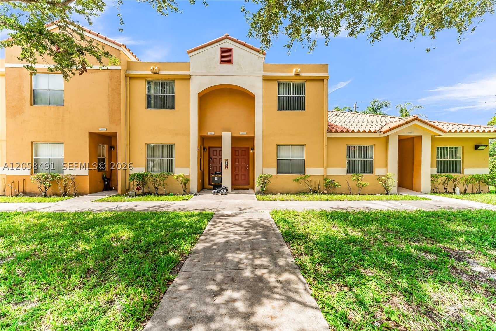 3821 Nw 90Th Ave – photo 1