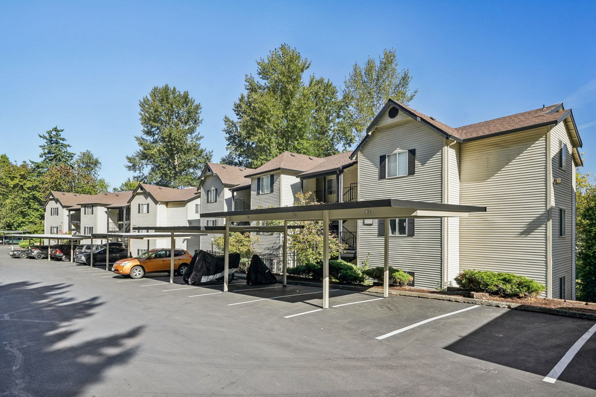 Miramonte Lodge – photo 1 of 33
