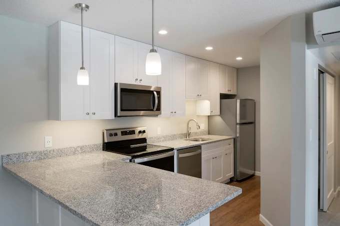Minnetonka Edgewater – photo 1 of 4