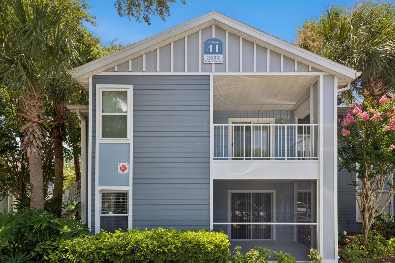 Gorgeous Upgraded 2/1 Condo ~ Gated Waterfront Lake Mary Community ~ Must See! – photo 1