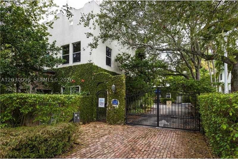 3051 Center St – photo 1
