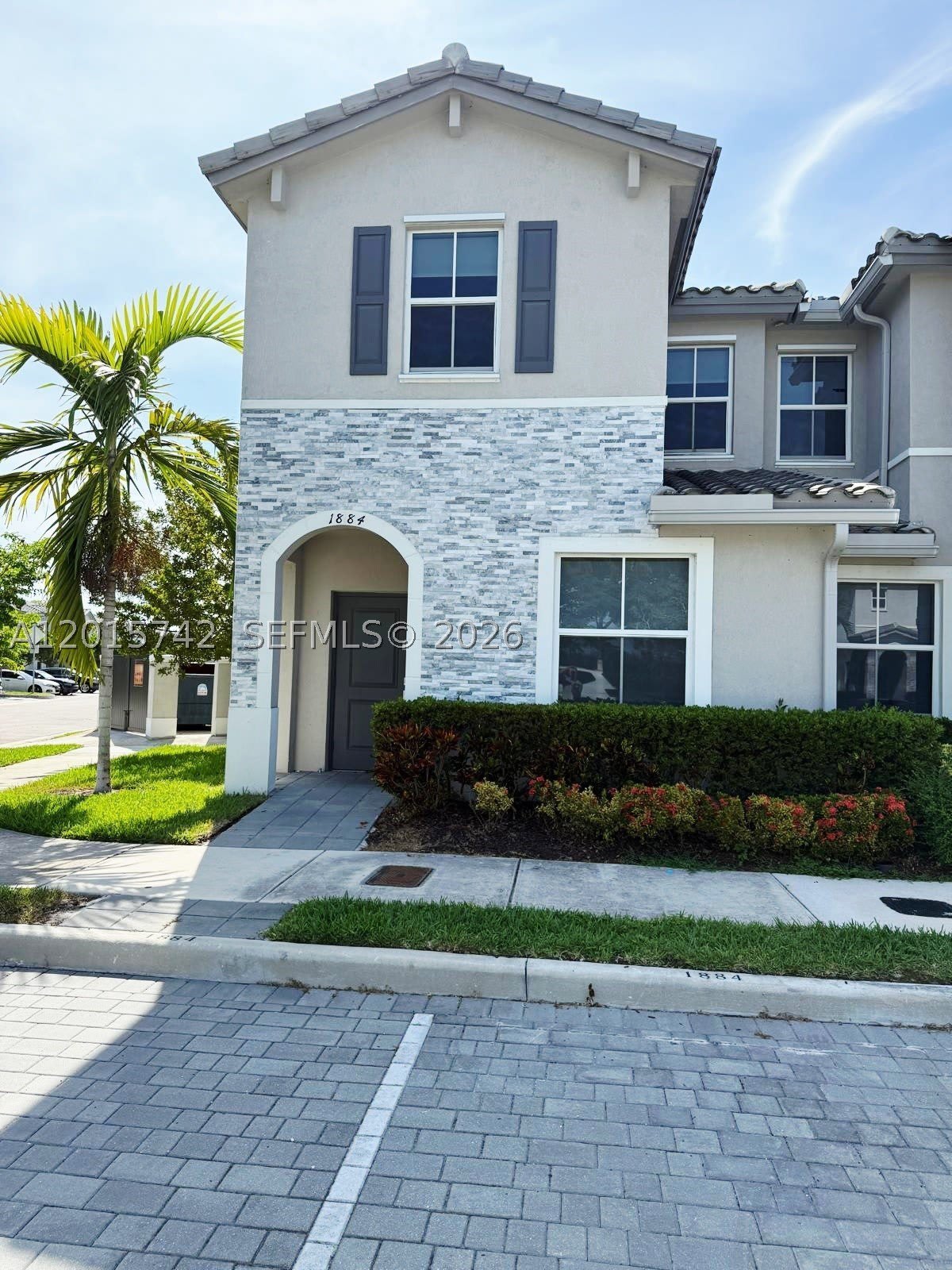 1884 SE 27th Rd – photo 1