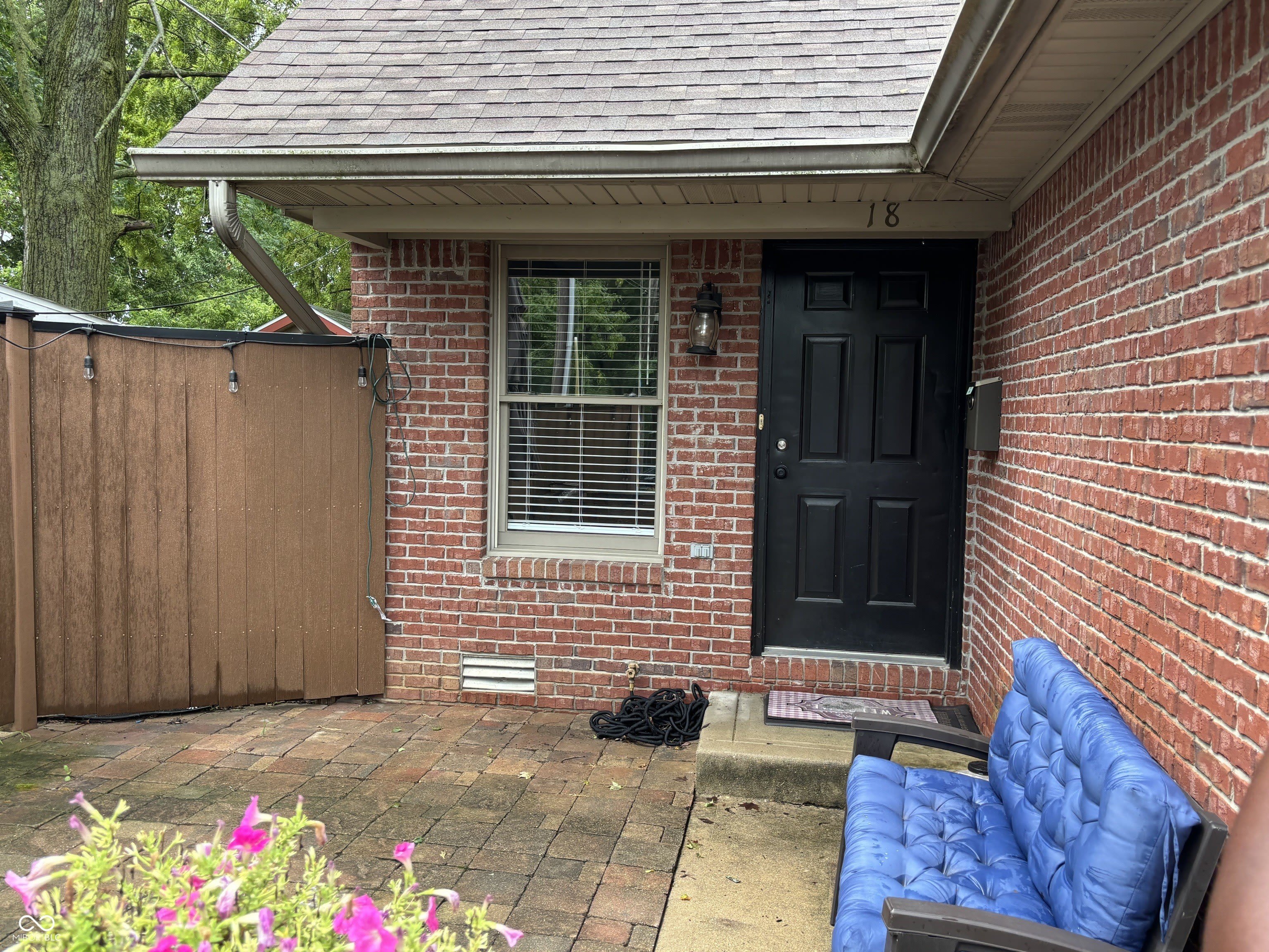 18 Hough Street – photo 1 of 6