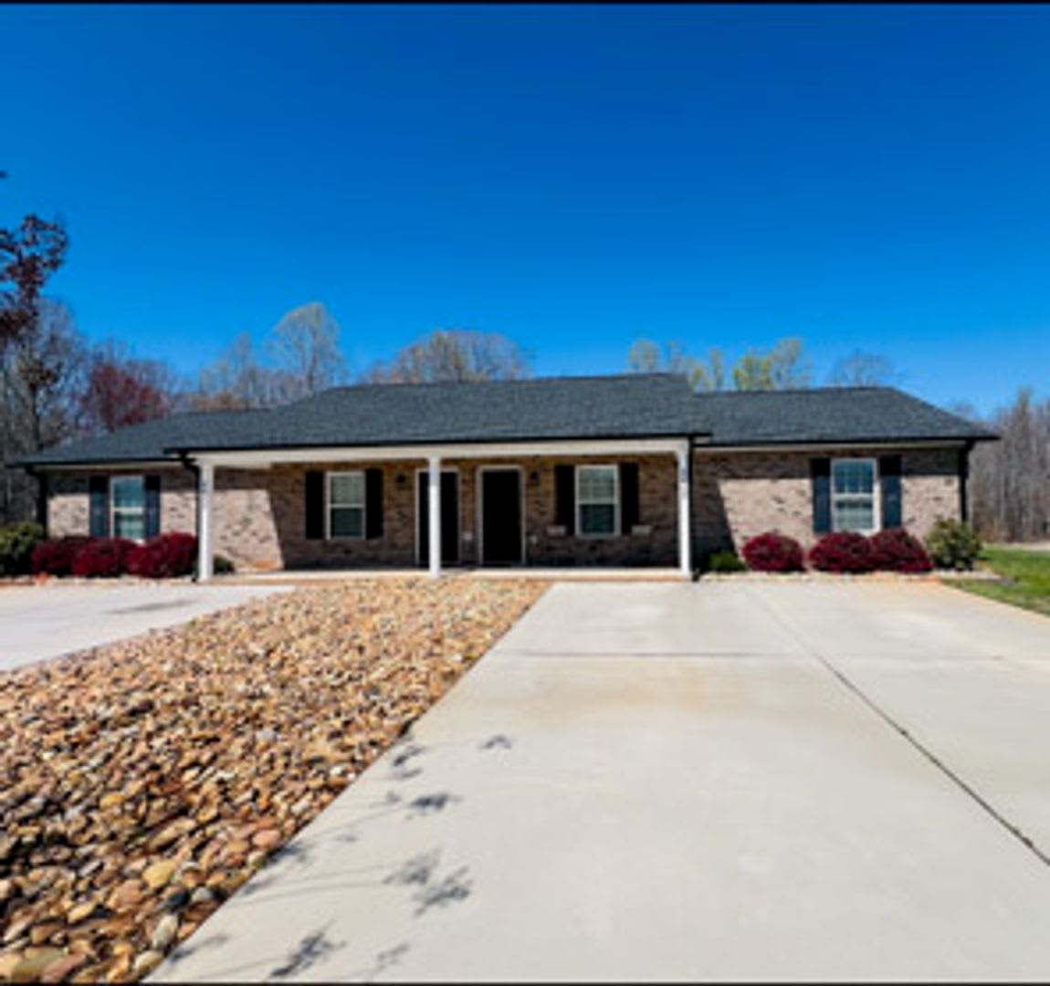 Available On September 10Th 2026 2 Bed 1 Bath Duplex In Denver Nc – photo 1 of 73
