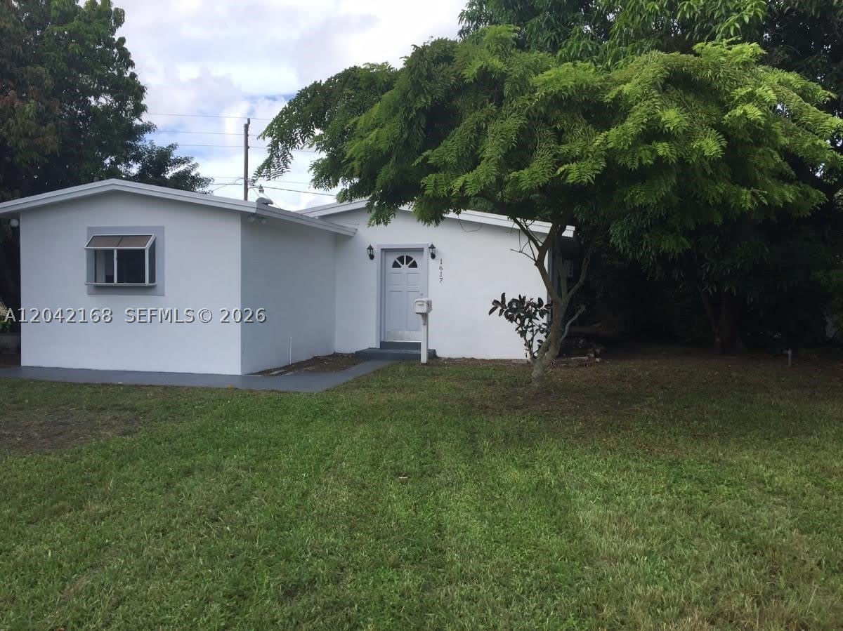 1617 Ne 177Th St – photo 1