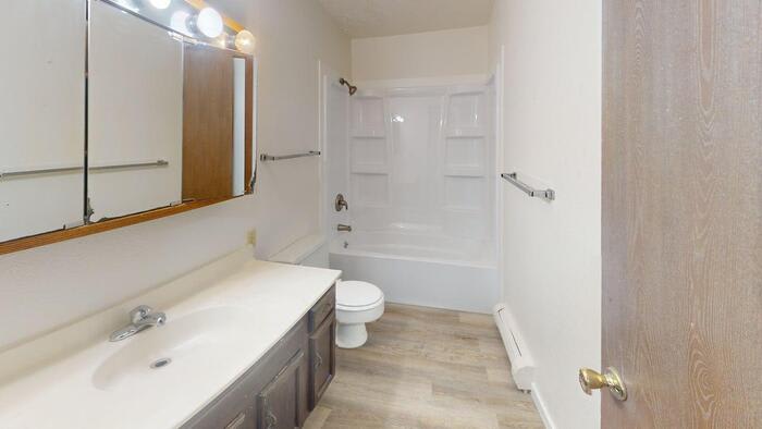 1100 Pleasant Street – photo 1 of 10