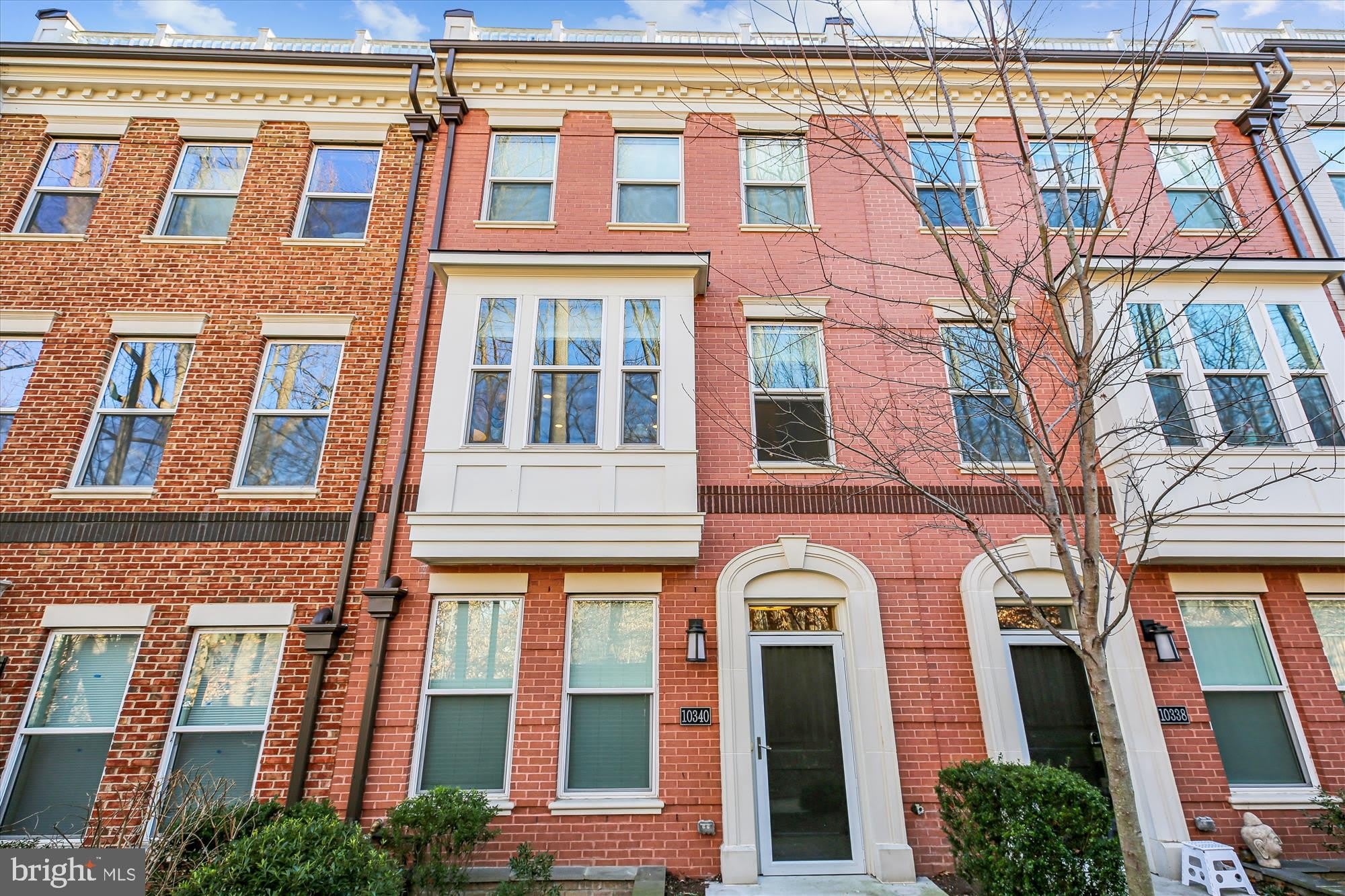 10340 GROSVENOR Place – photo 1