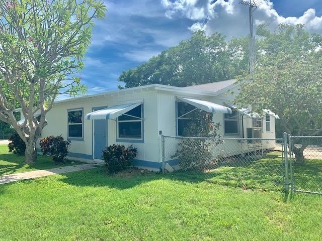 579 Beach Road – photo 1 of 12