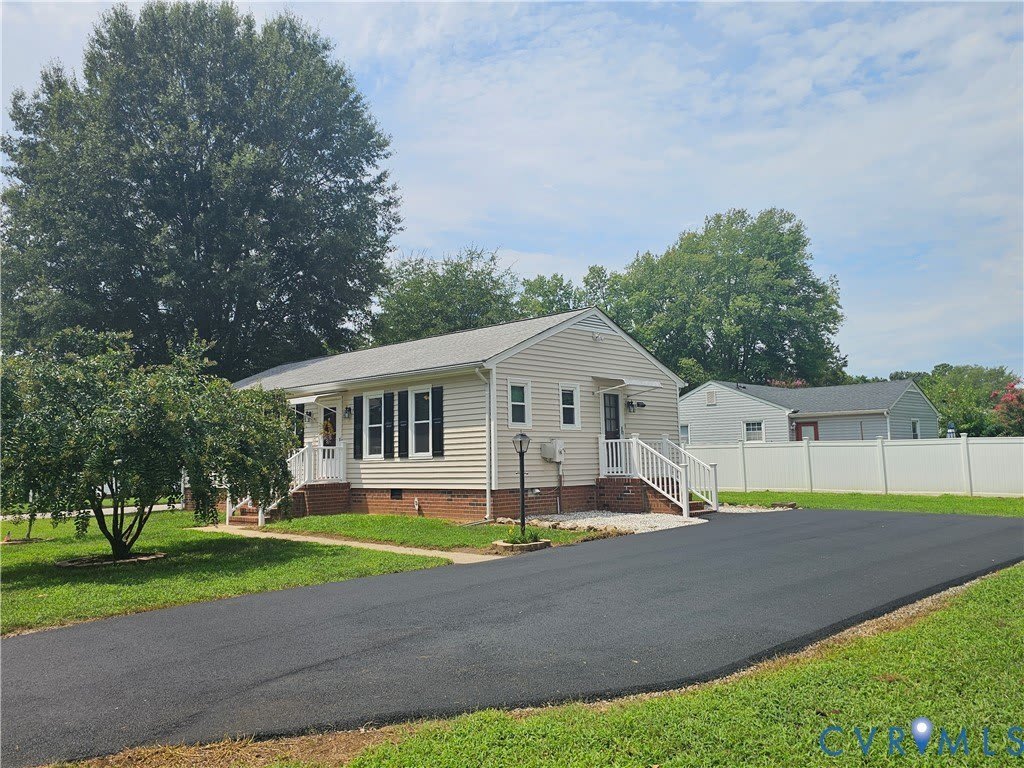 5512 Gunshop Lane – photo 1 of 13