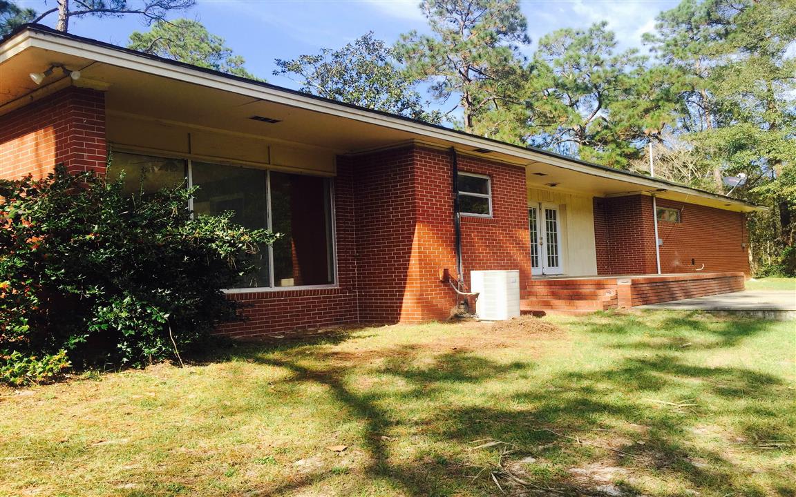 214 Circle Dr – photo 1 of 164