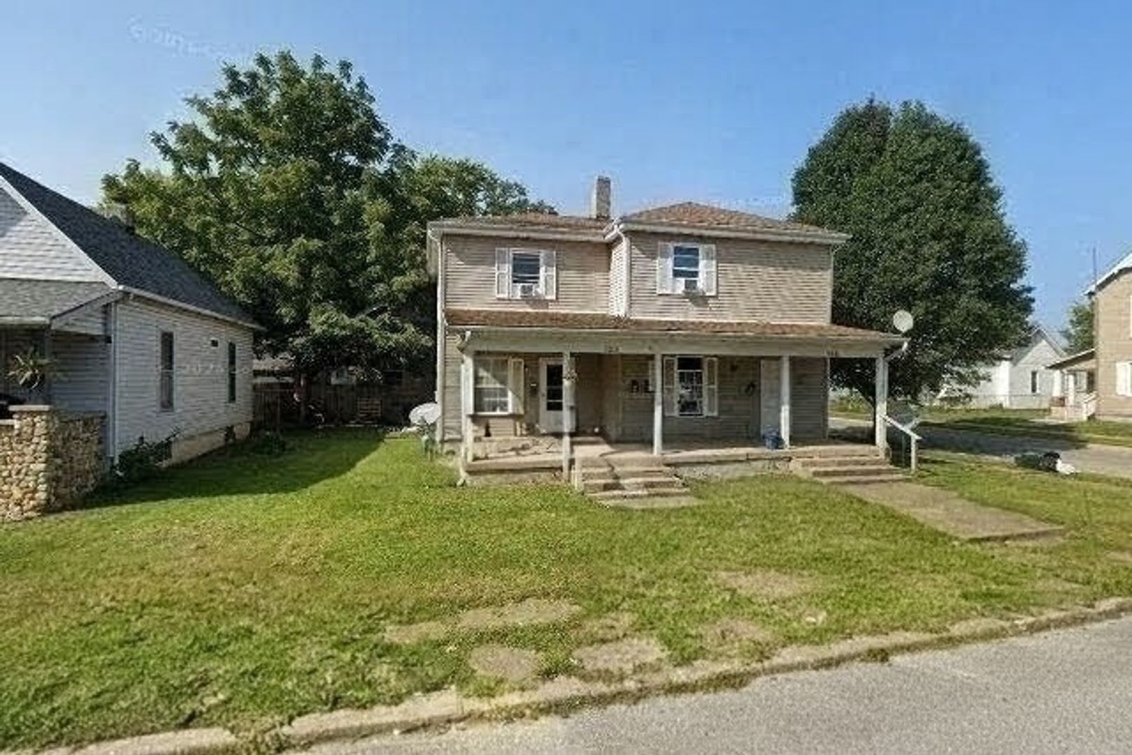 Downstairs Apartment with Porch and Yard Space