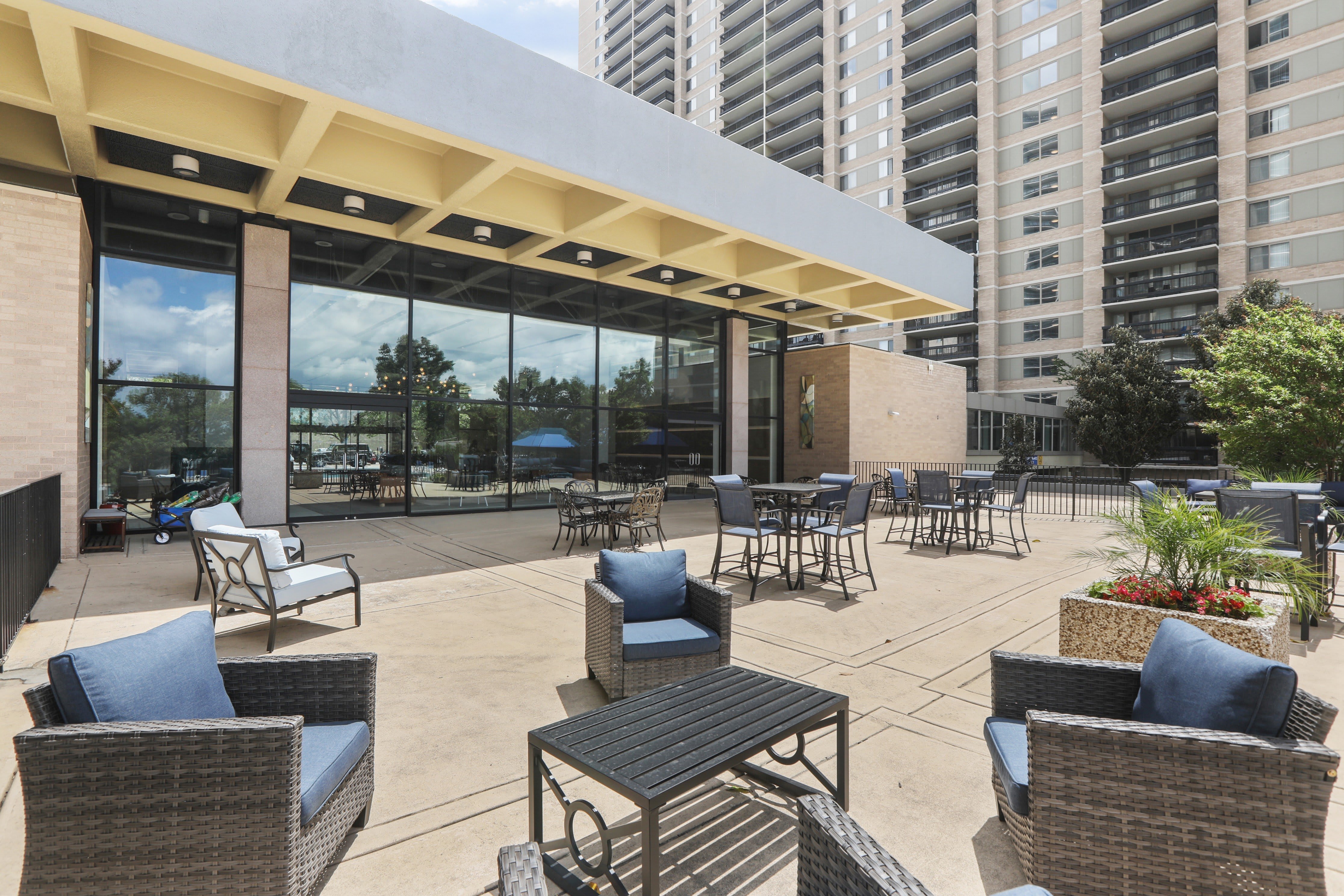 Skyline Towers – photo 1