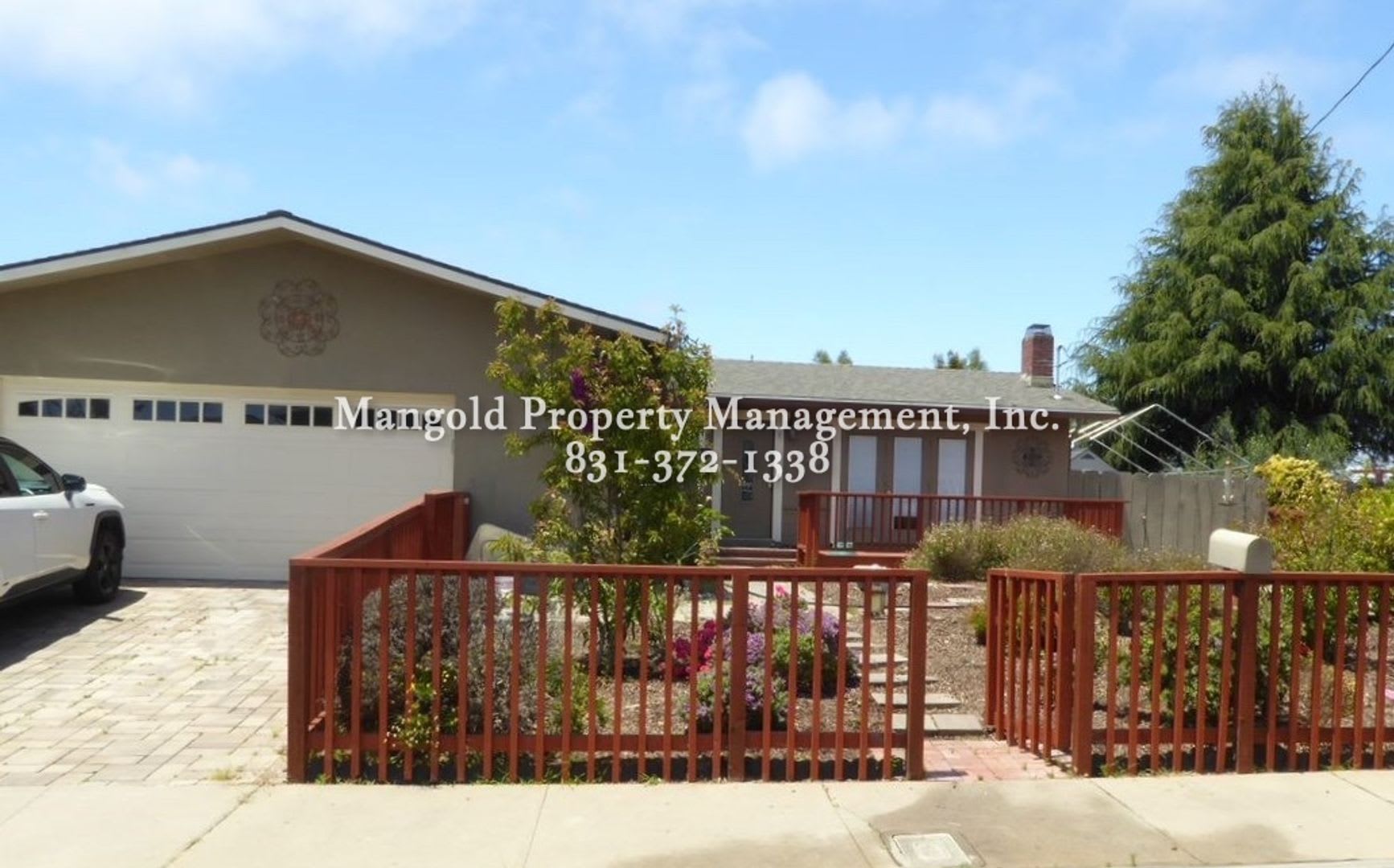 3-Bed/2-Bath Home with Fireplace, Garage &amp; Large Fenced Yard – photo 1 of 9