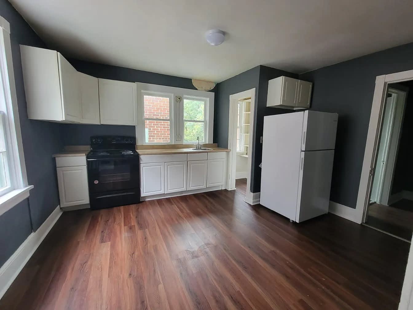311 West King Street – photo 1 of 12