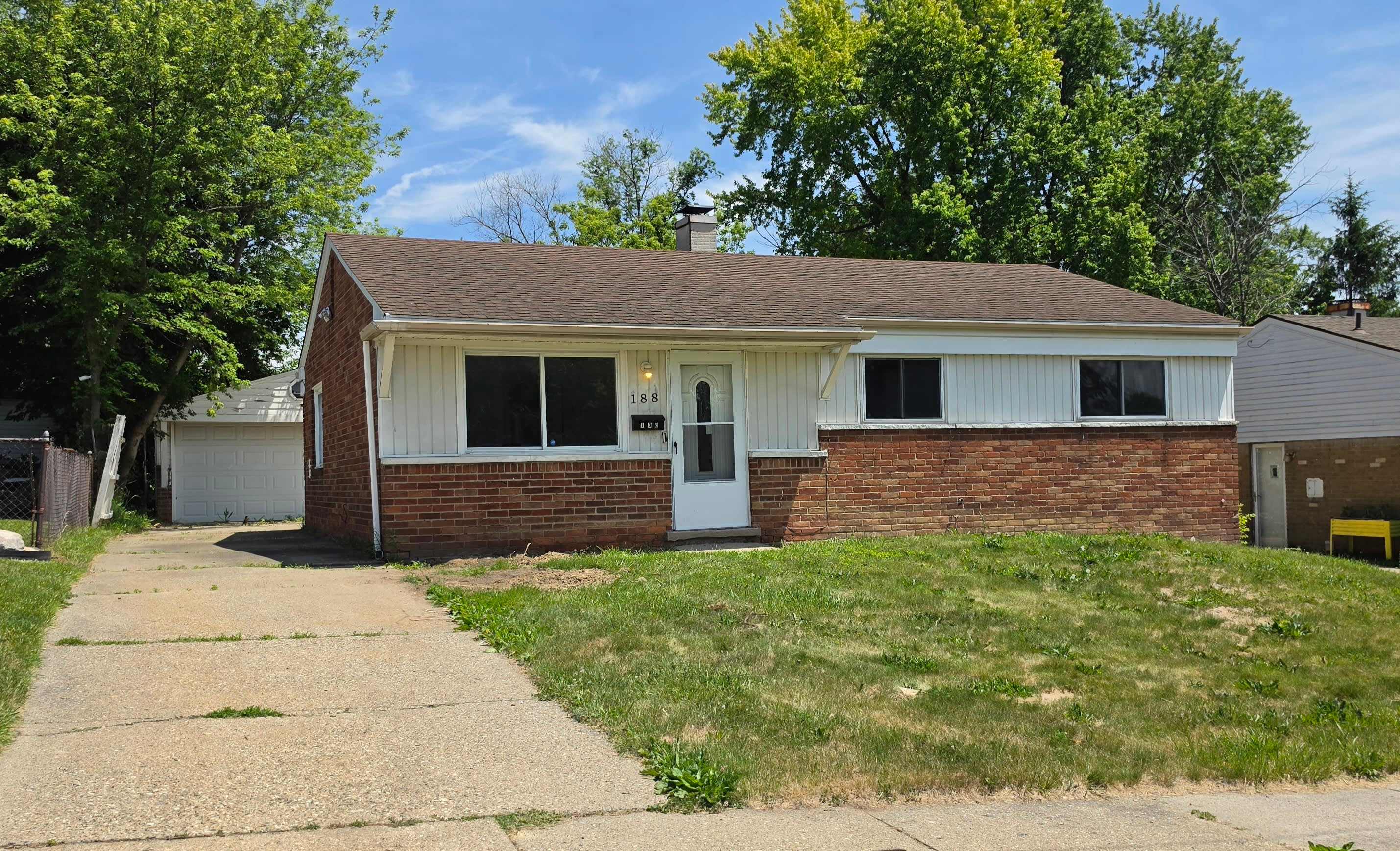 188 Vernon Drive – photo 1