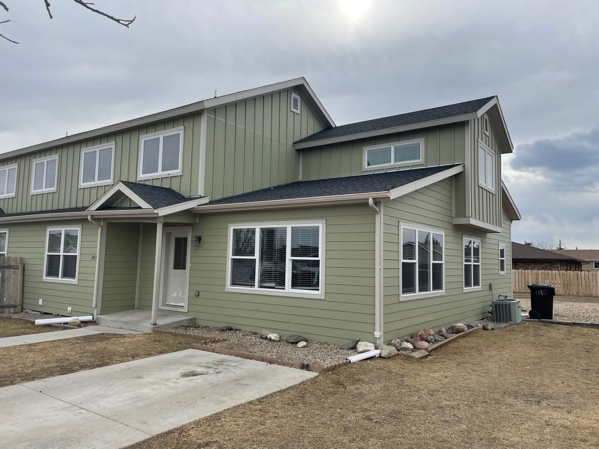 1815 20Th Ave W – photo 1 of 146