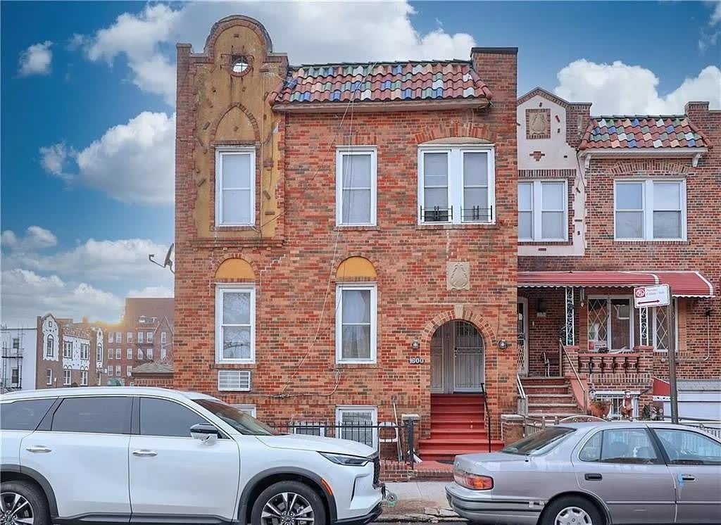 1600 W 5Th Street – photo 1