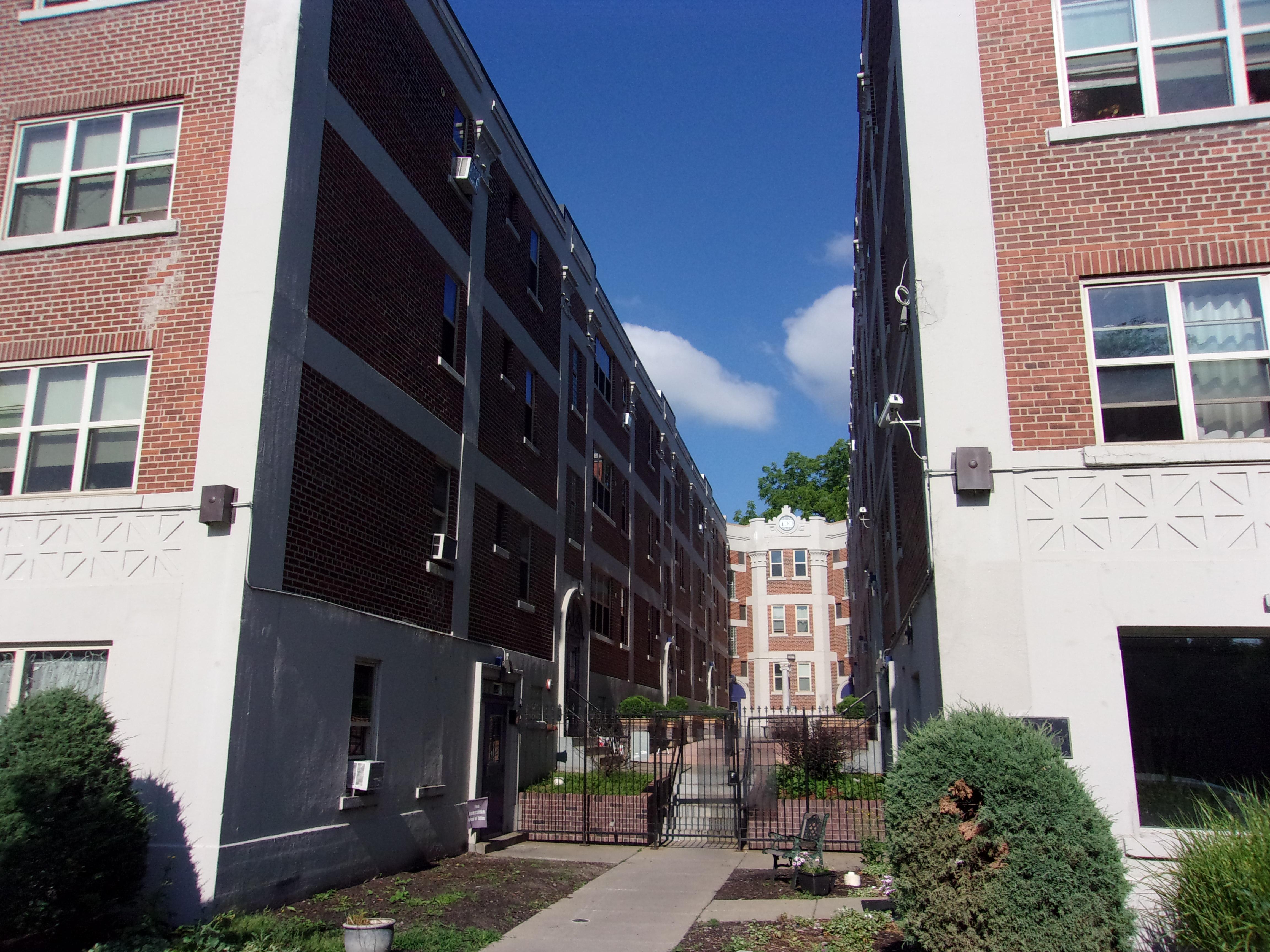 Apartments at 400 Elmwood – photo 1