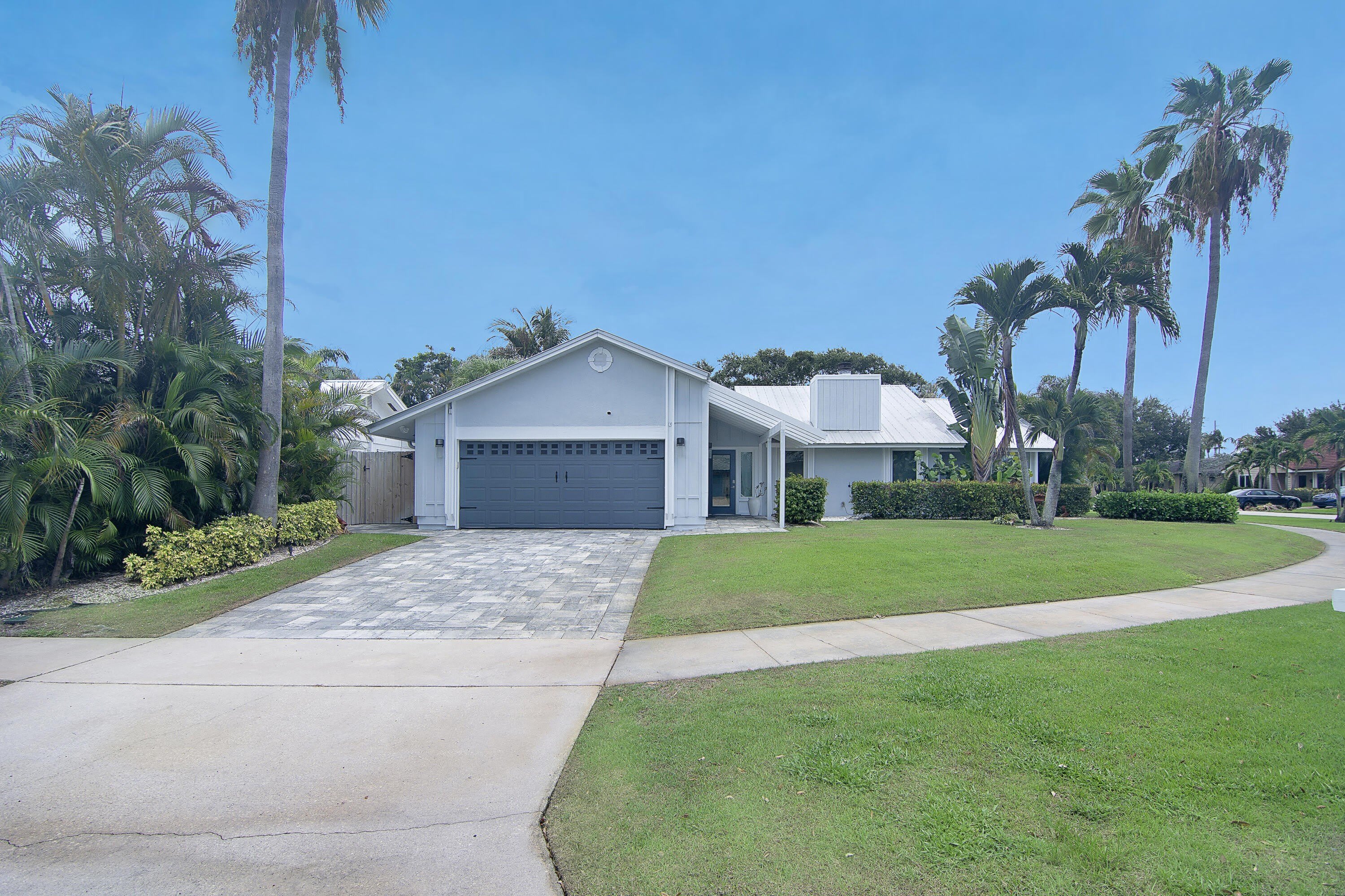 19 Pinehill Trail E – photo 1 of 34