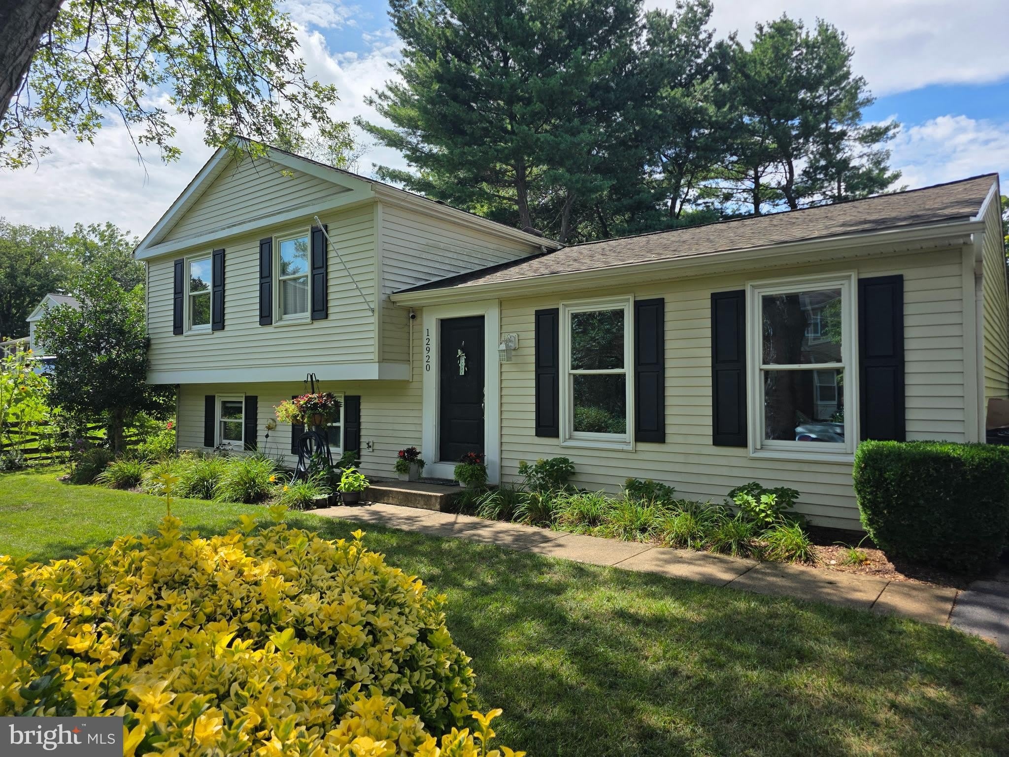 12920 FRAMINGHAM Court – photo 1 of 33