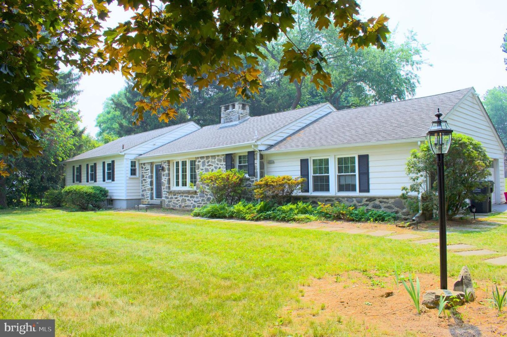 414 Warren Rd – photo 1