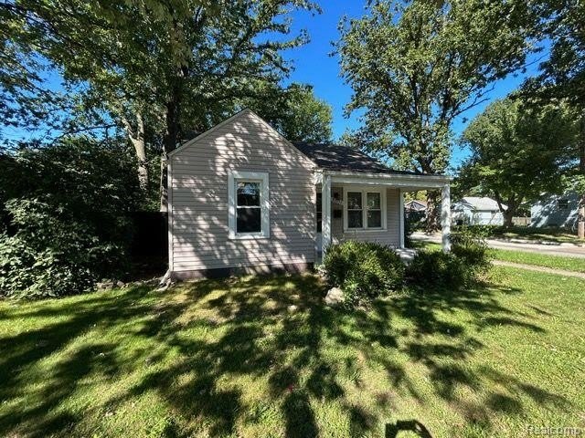 21751 ROSLYN Road – photo 1 of 18