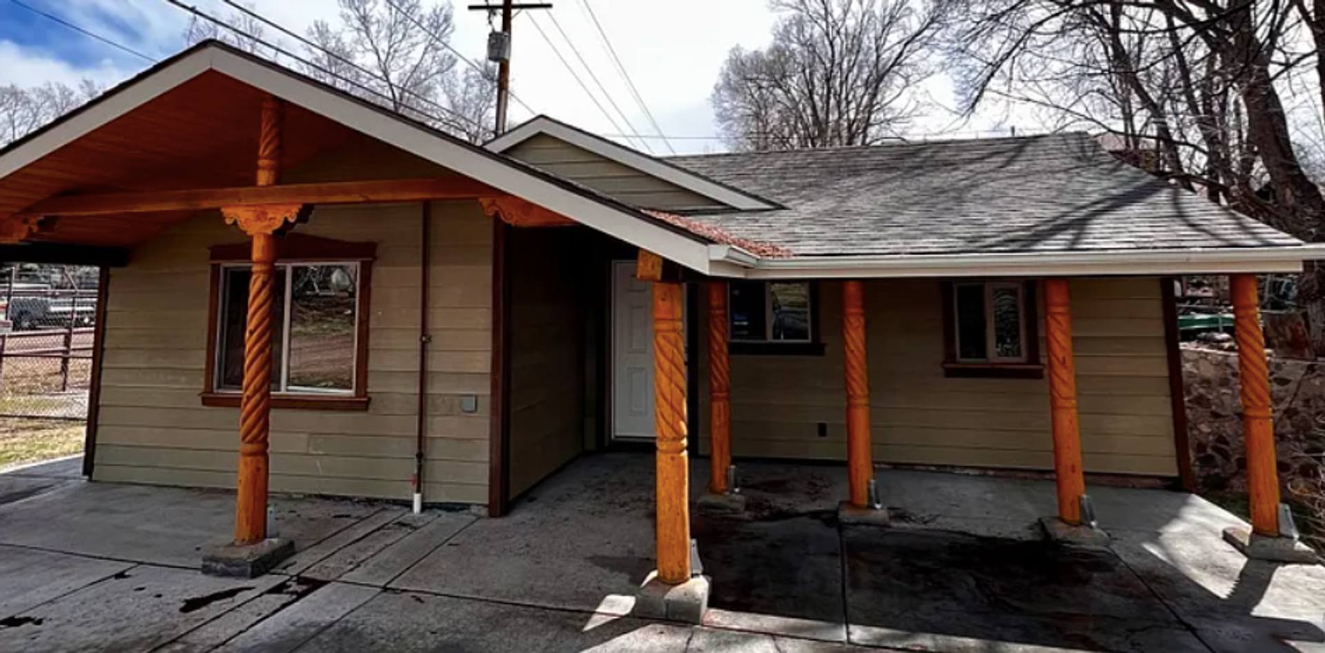 Beautifully Remodeled Downtown Flagstaff Home — Location, Comfort & Style – photo 1