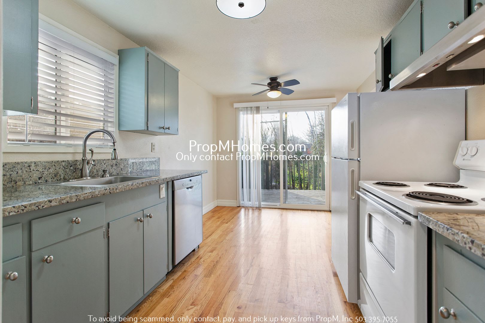Light Bright 2 Bedroom Duplex In Sw Portland – photo 1 of 331