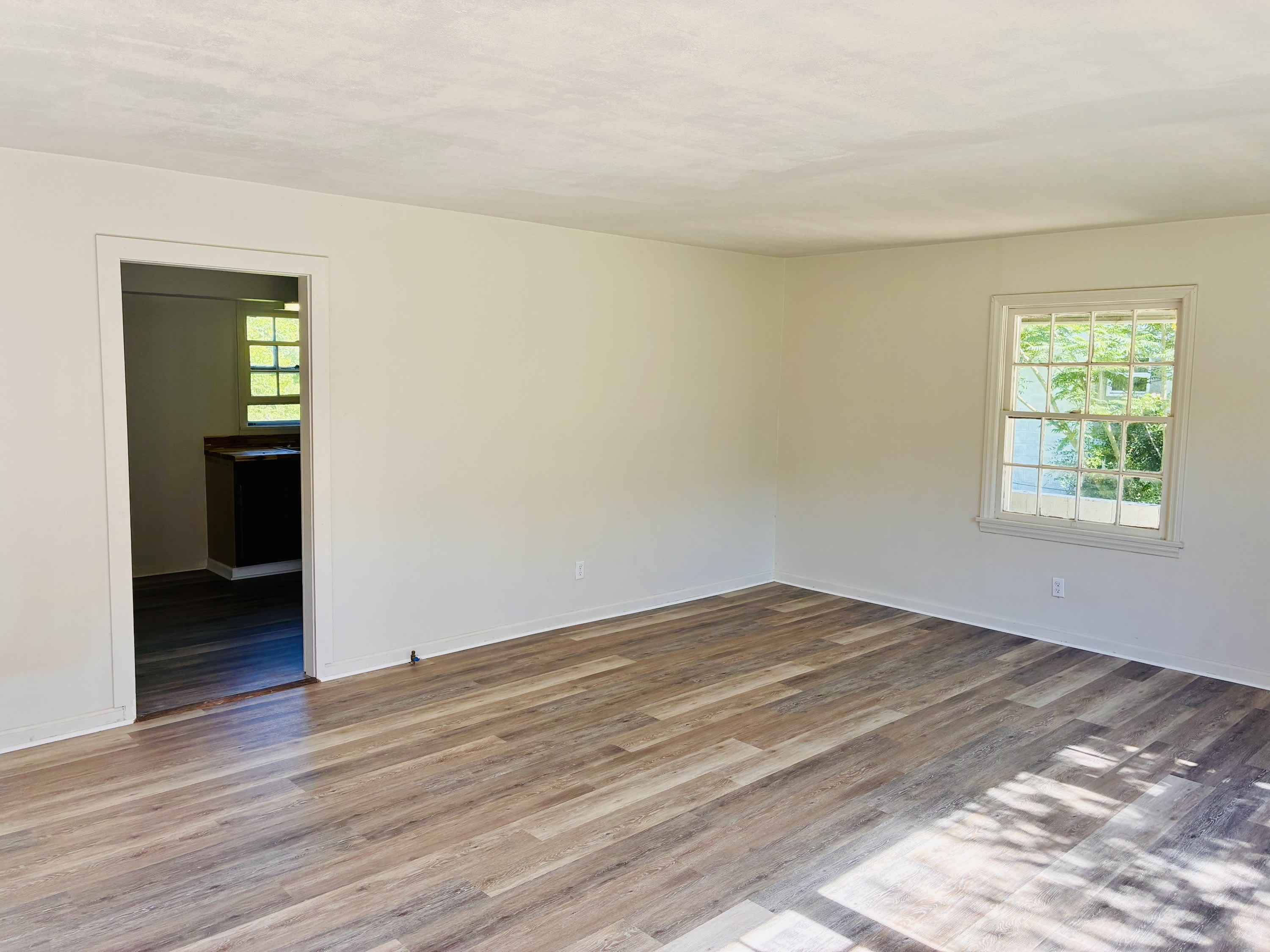 806 Miller Avenue – photo 1 of 18