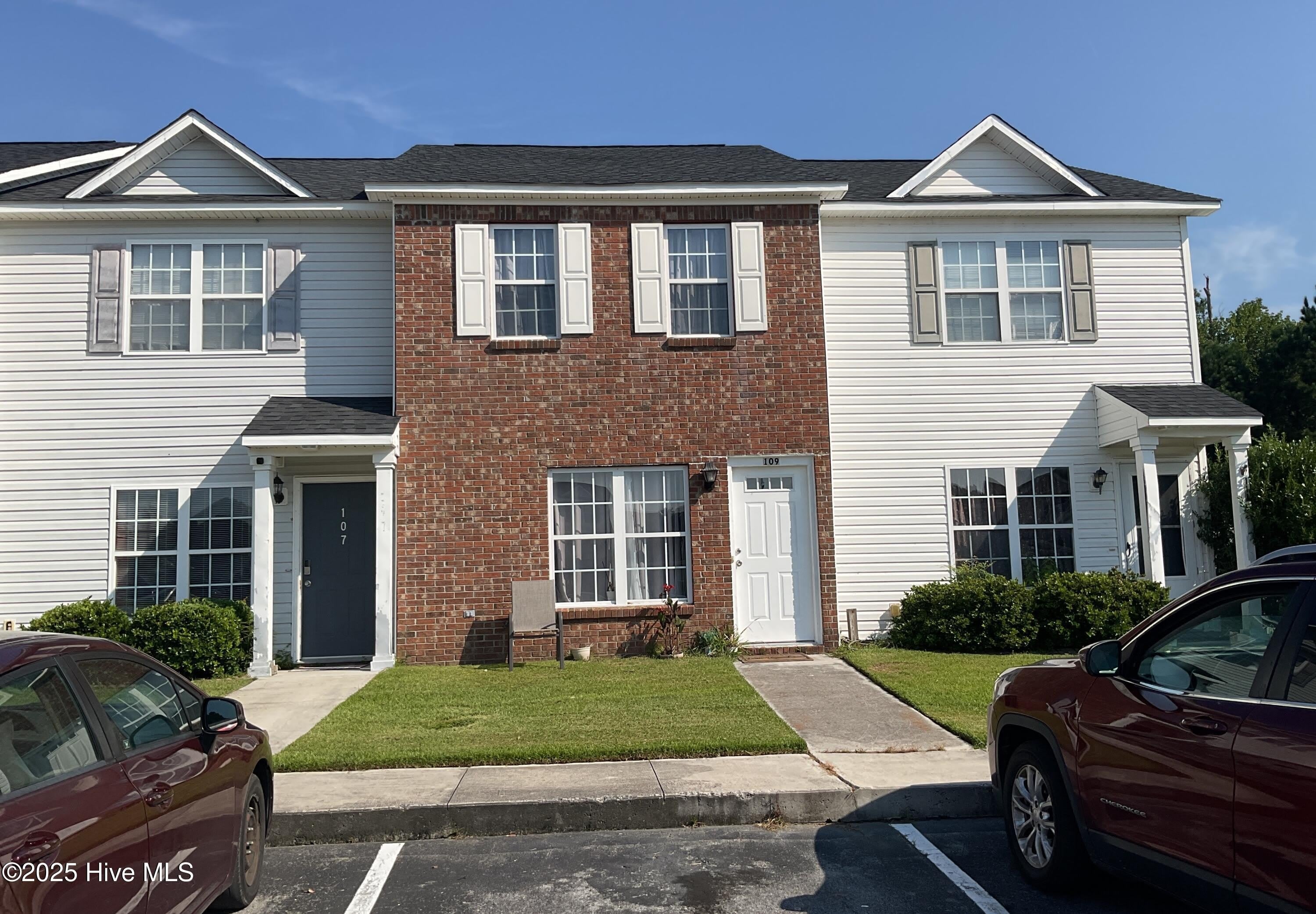 109 Fairwood Court – photo 1