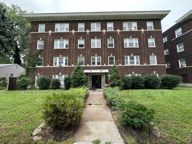 305-307 N Gladstone Blvd – photo 1
