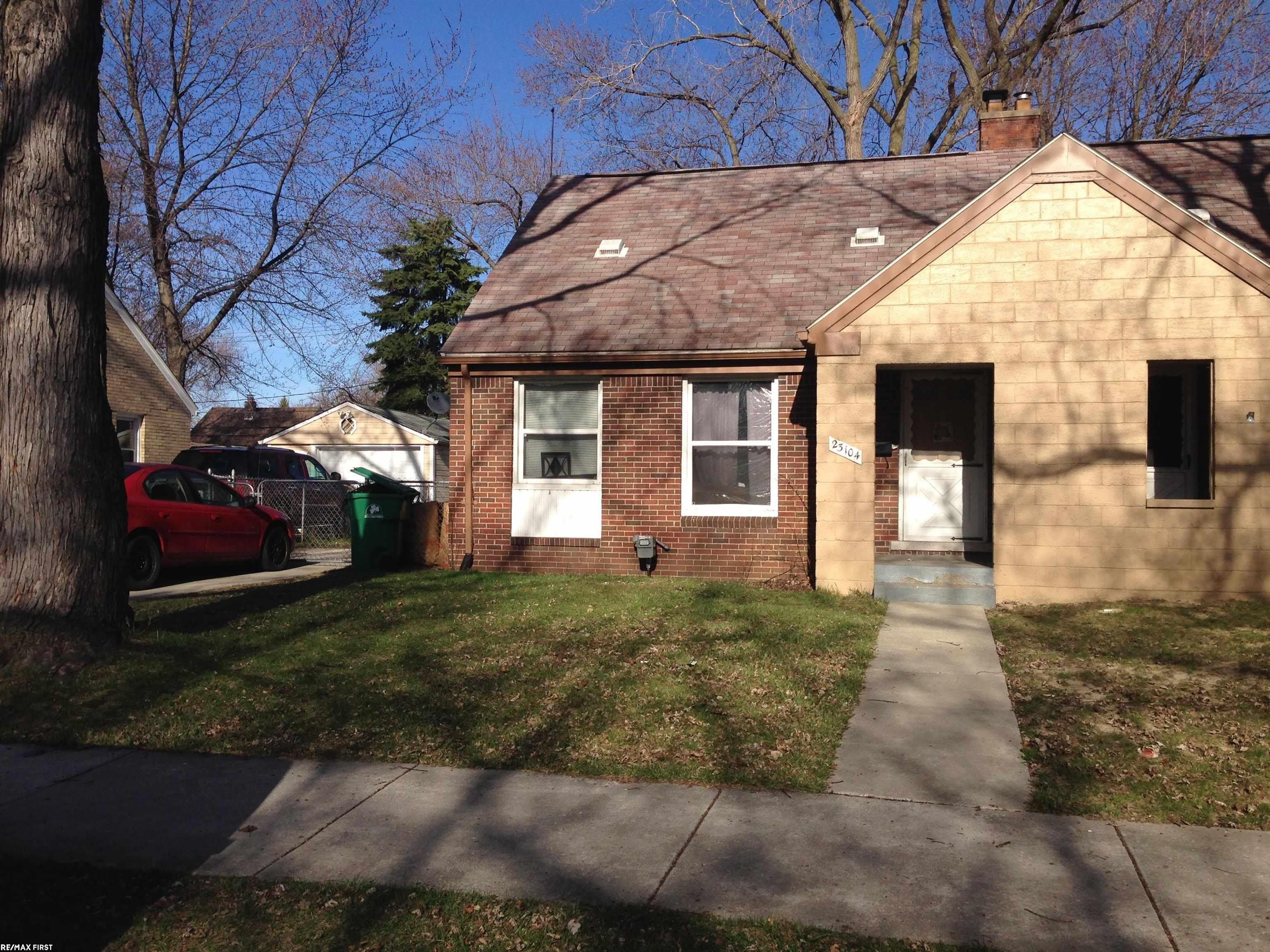 23104 Brittany Avenue – photo 1 of 12