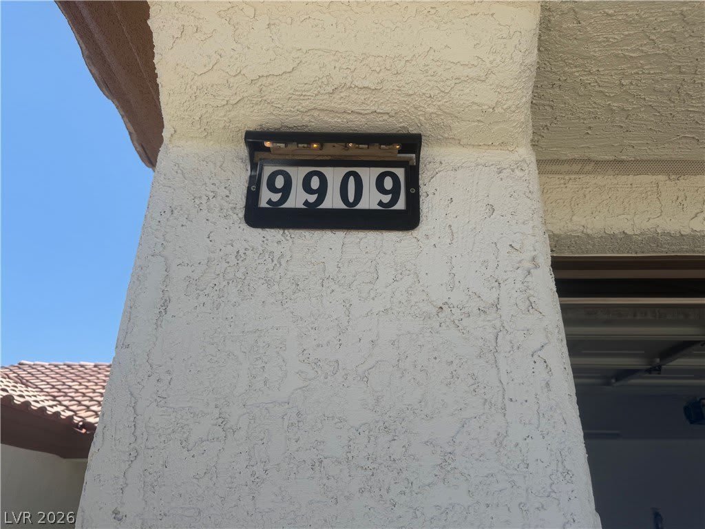 9909 Bundella Drive – photo 1