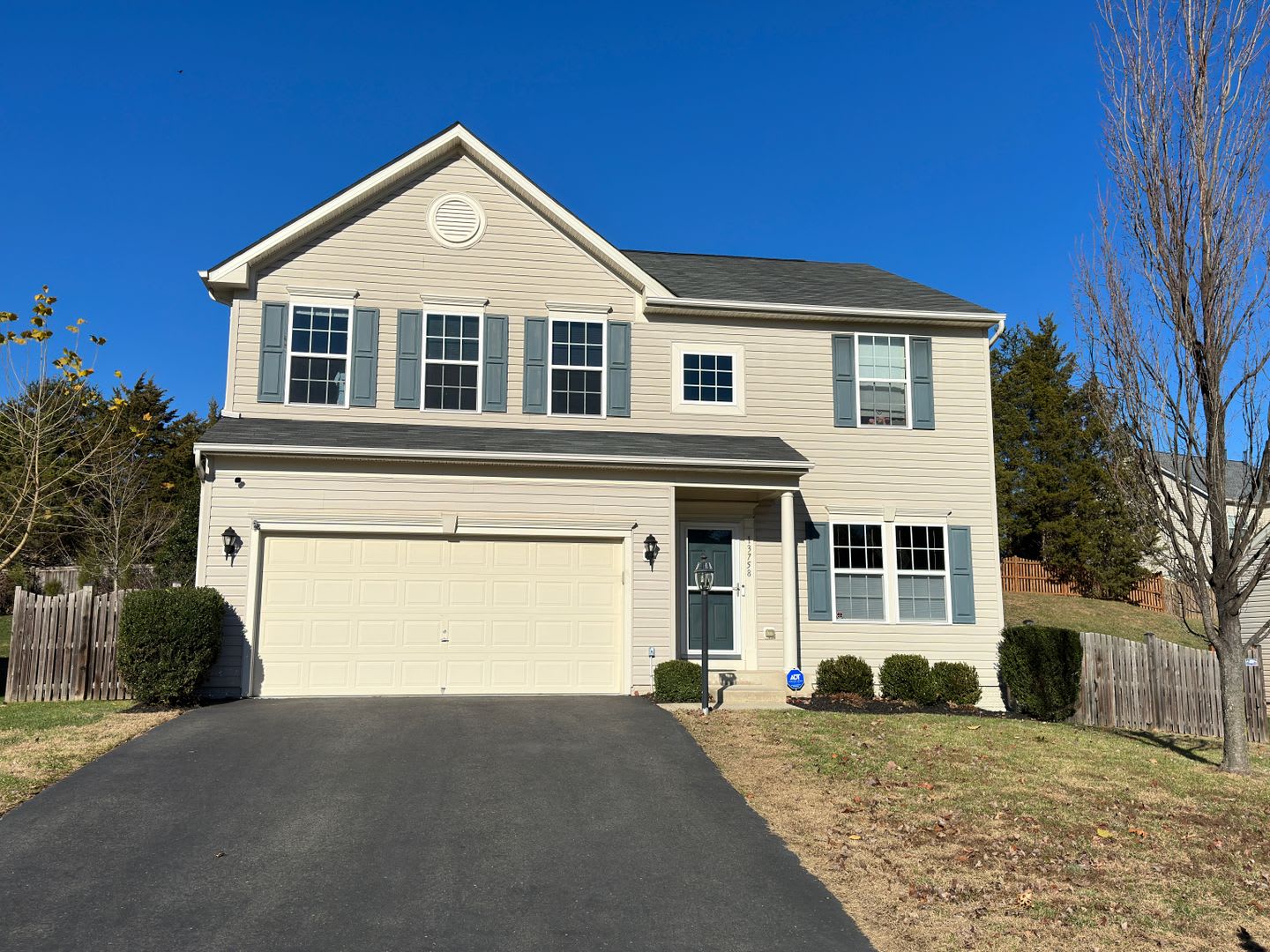 Beautiful 4 Bedroom 2.5 Bath SFH in Sought After Linton Crest Neighborhood For Rent! – photo 1 of 48