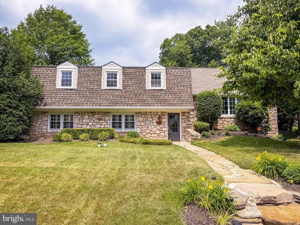 1168 TEMPLE DR – photo 1