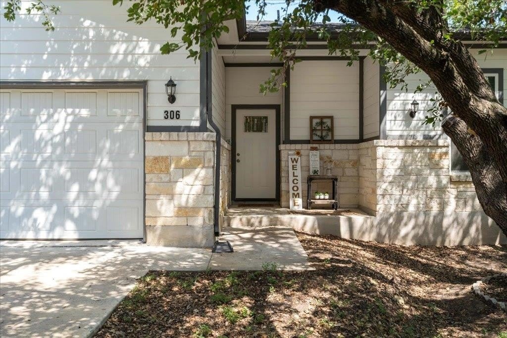 306 Songwood Drive – photo 1 of 19