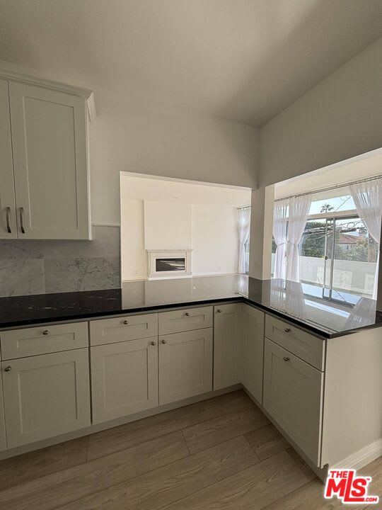 511 San Vicente Boulevard – photo 1