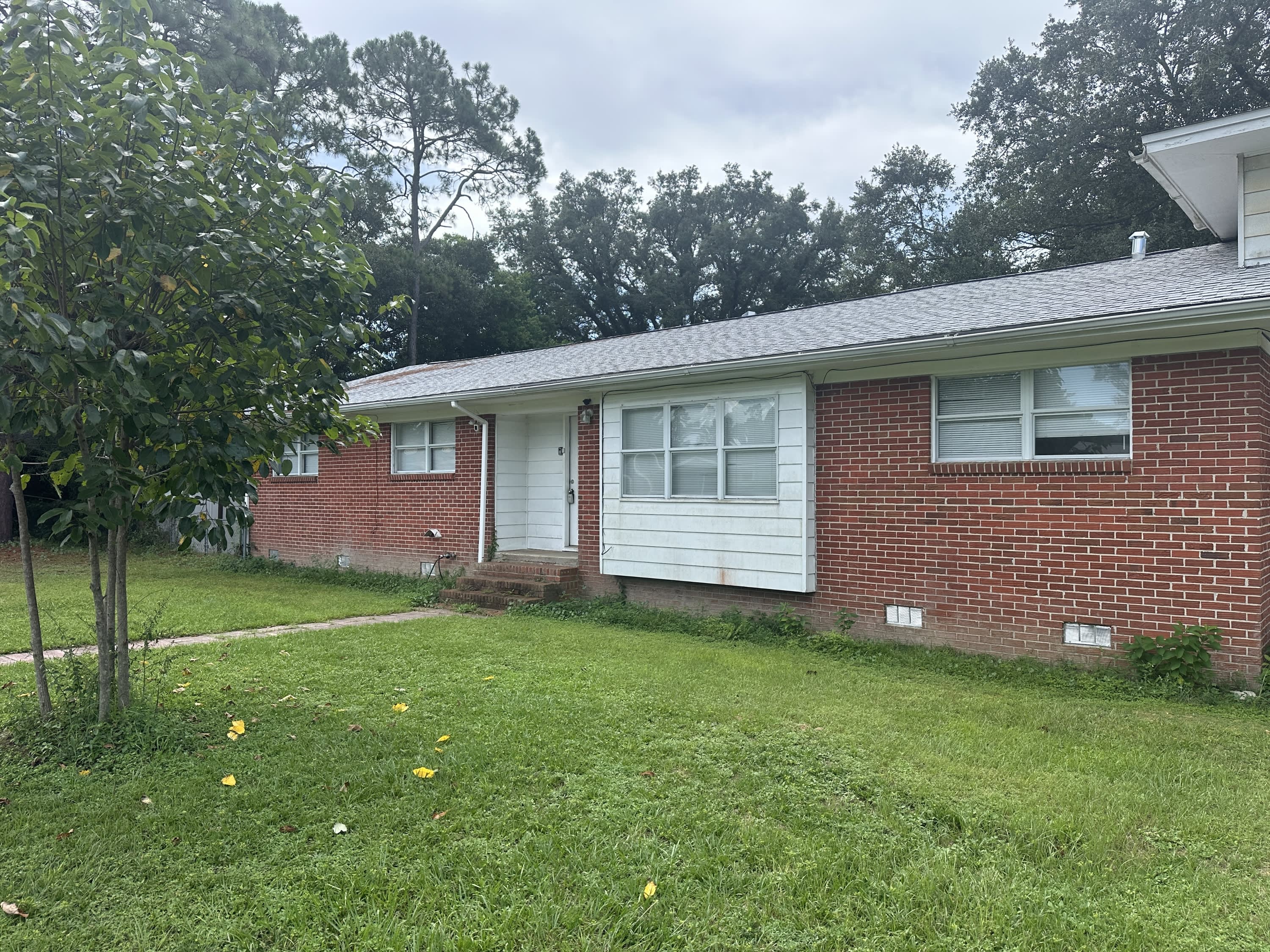 2833 Bellview Avenue – photo 1 of 17